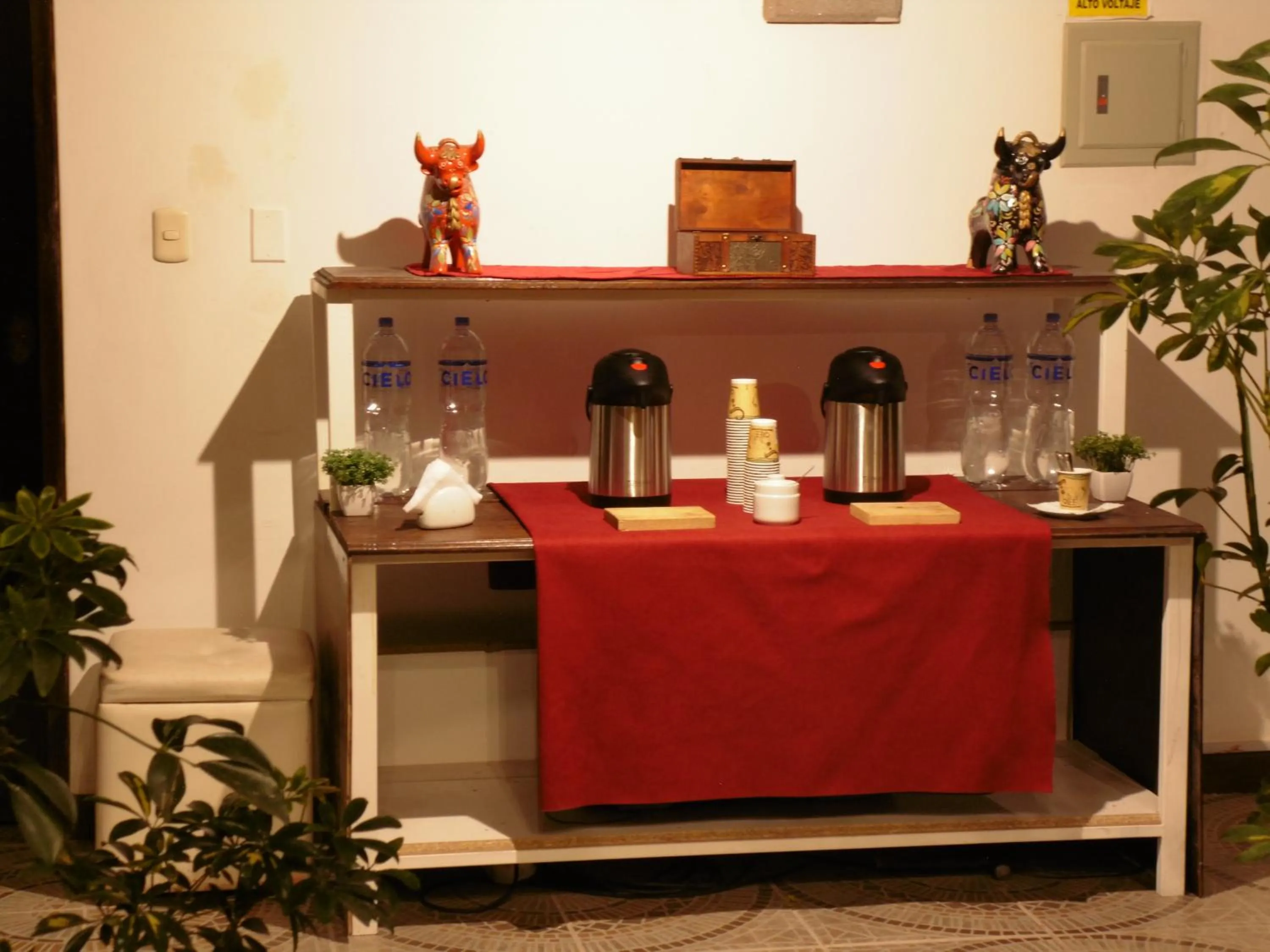 Coffee/tea facilities in Hotel Montecristo Cusco