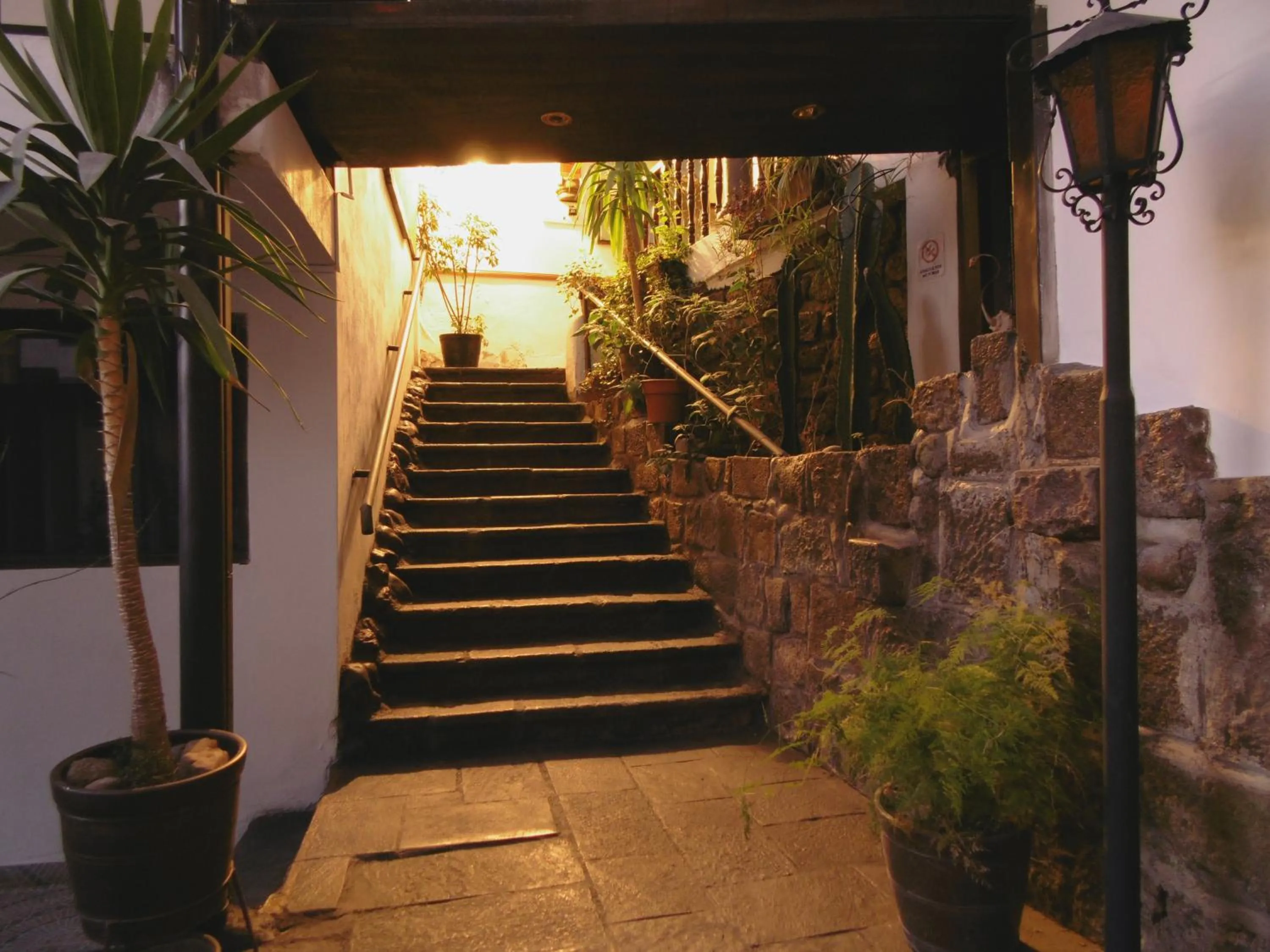Patio in Hotel Montecristo Cusco