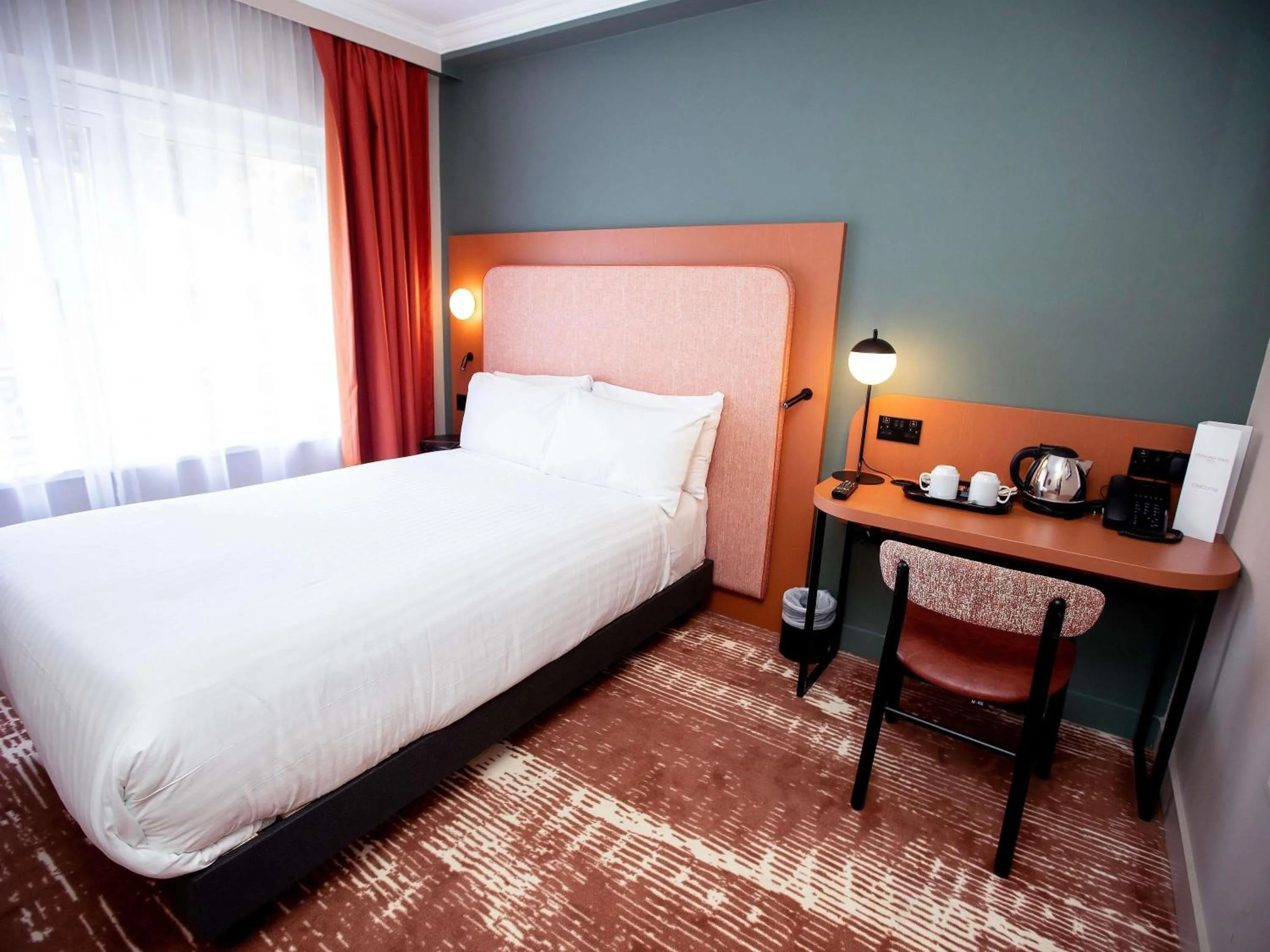 Bedroom, Bed in Mercure Thurrock Stifford Hall