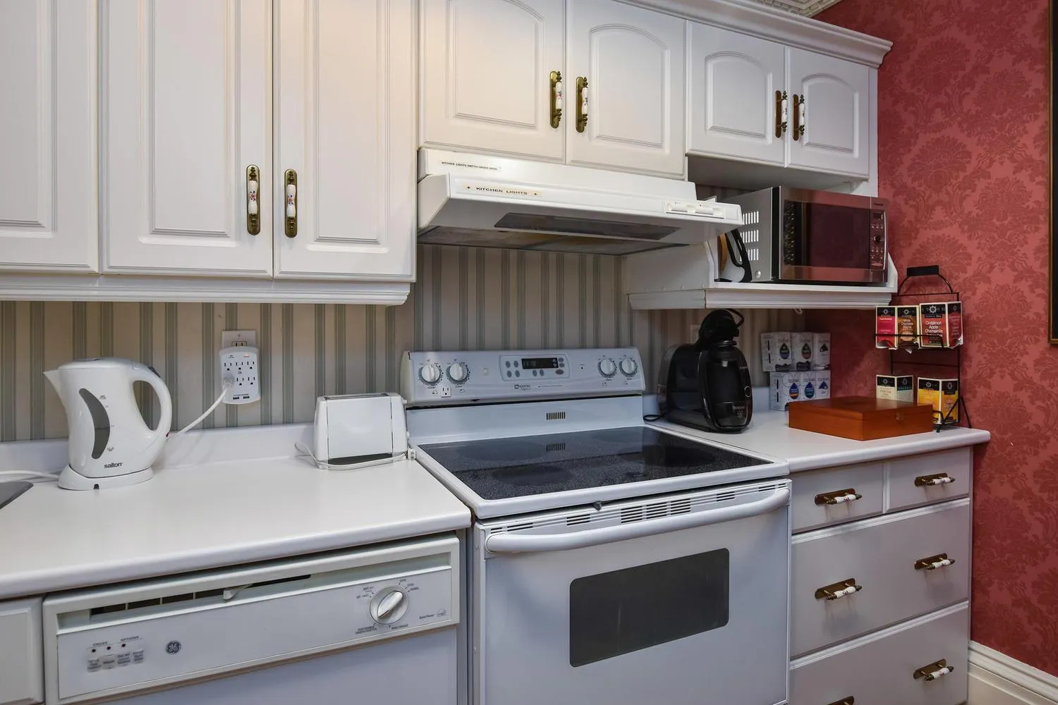 Kitchen or kitchenette in Noble Suites