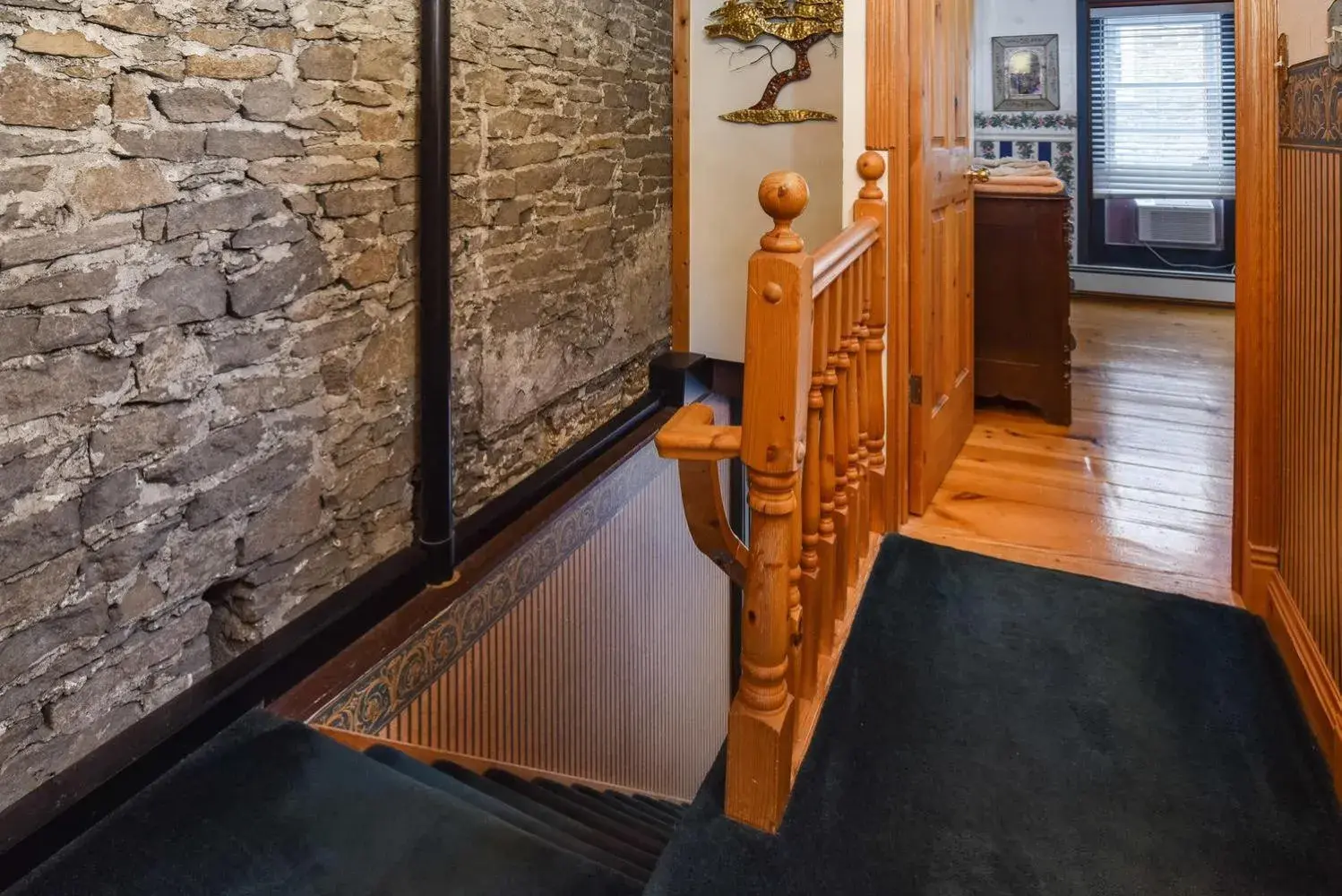 Unit 35 - Two-Bedroom House in Noble Suites Unit 35 - Two-Bedroom House in Noble Suites