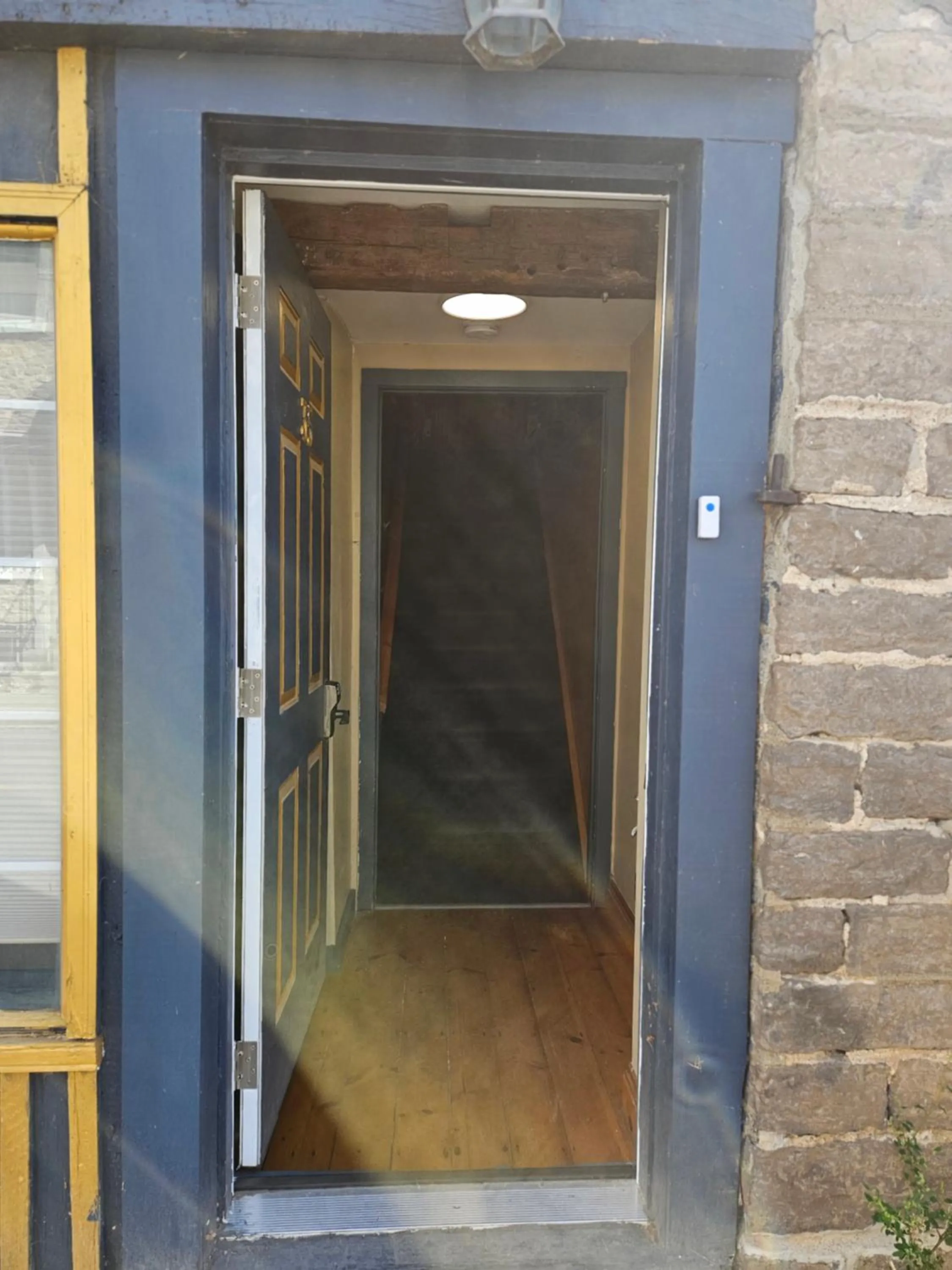 Facade/entrance in Noble Suites