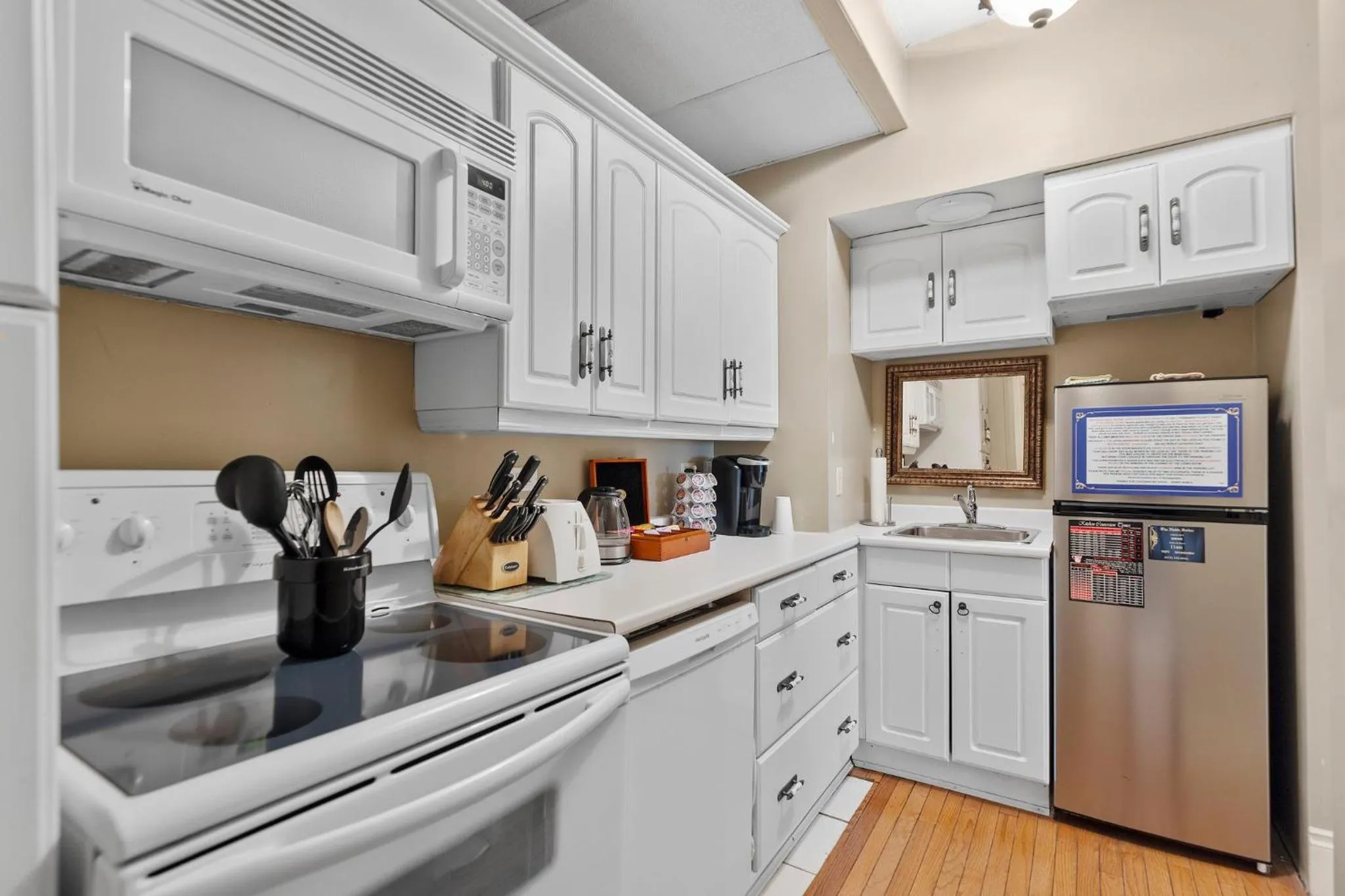Kitchen or kitchenette in Noble Suites
