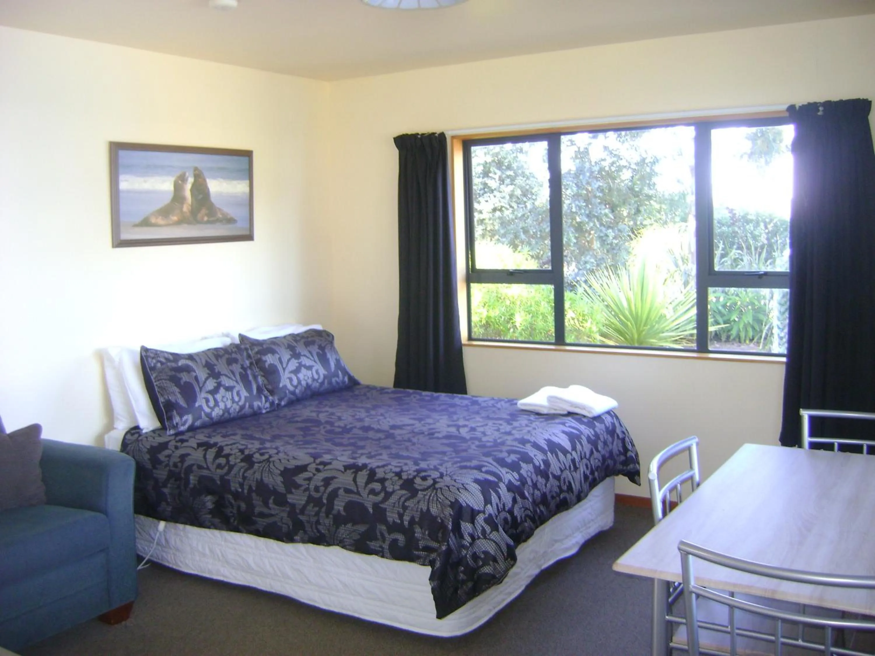 Photo of the whole room, Bed in Catlins Newhaven Holiday Park
