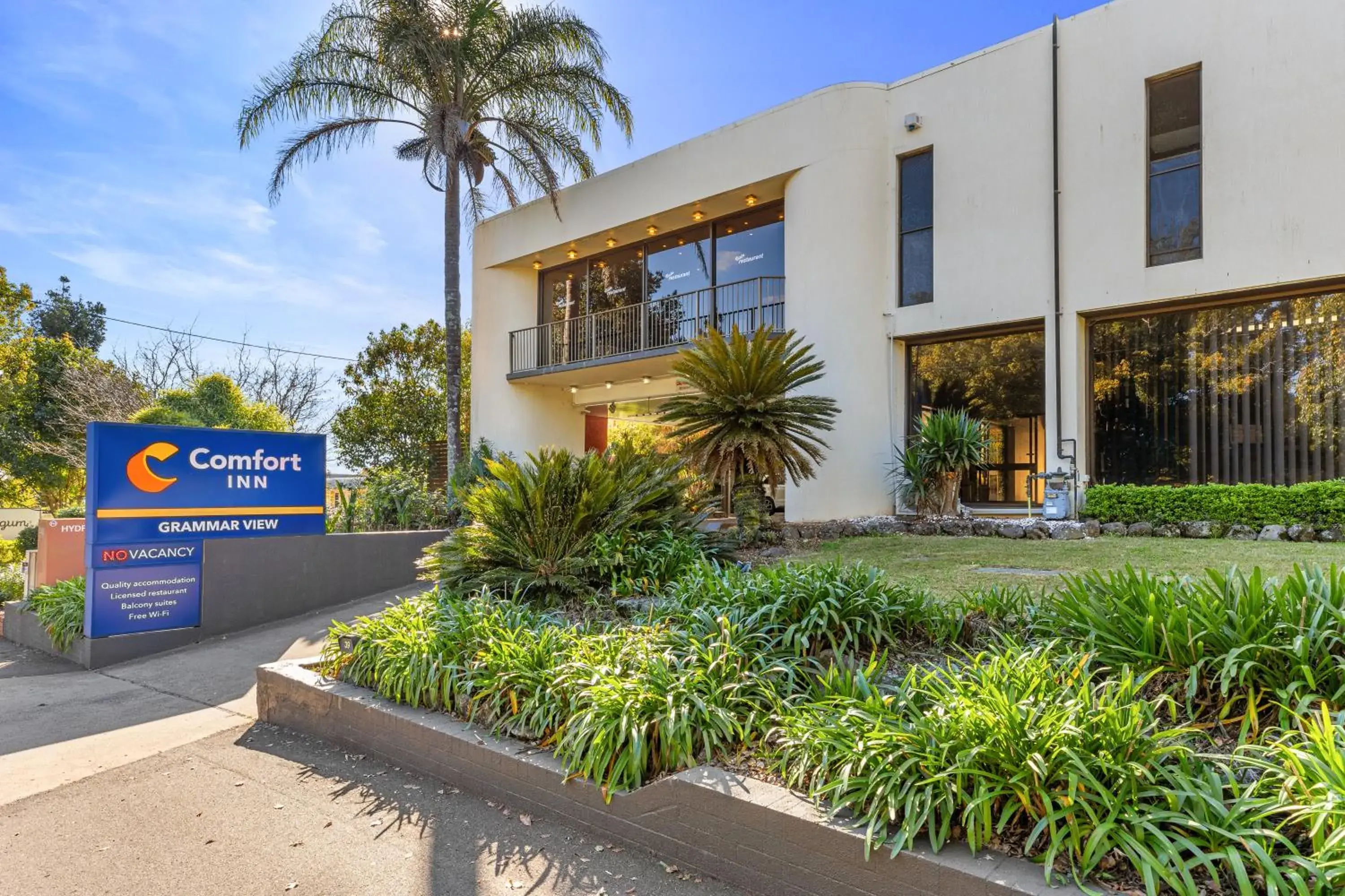 Property building in Comfort Inn Grammar View Property building in Comfort Inn Grammar View