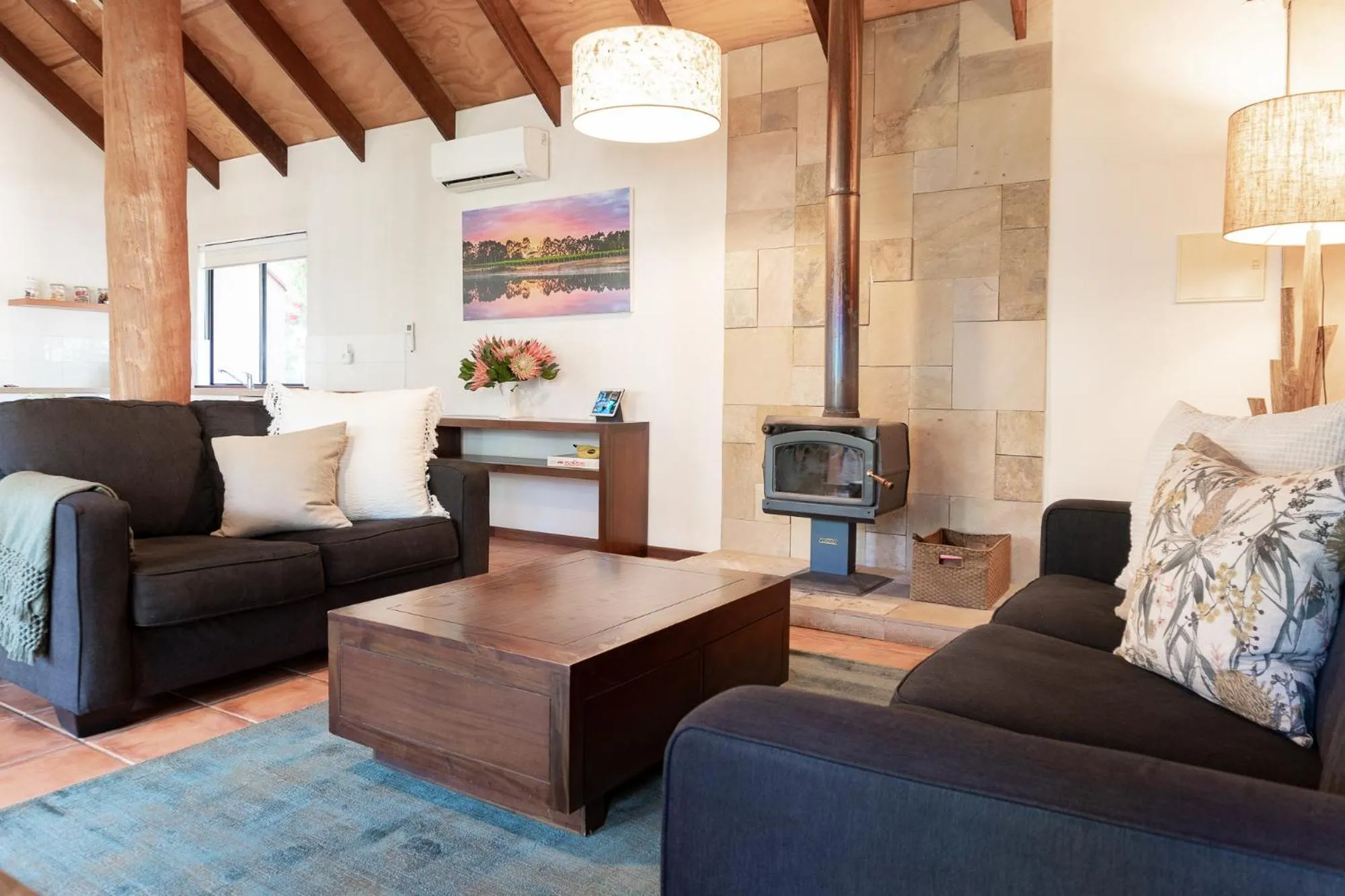 Living room in Forest Rise Chalets and Lodge