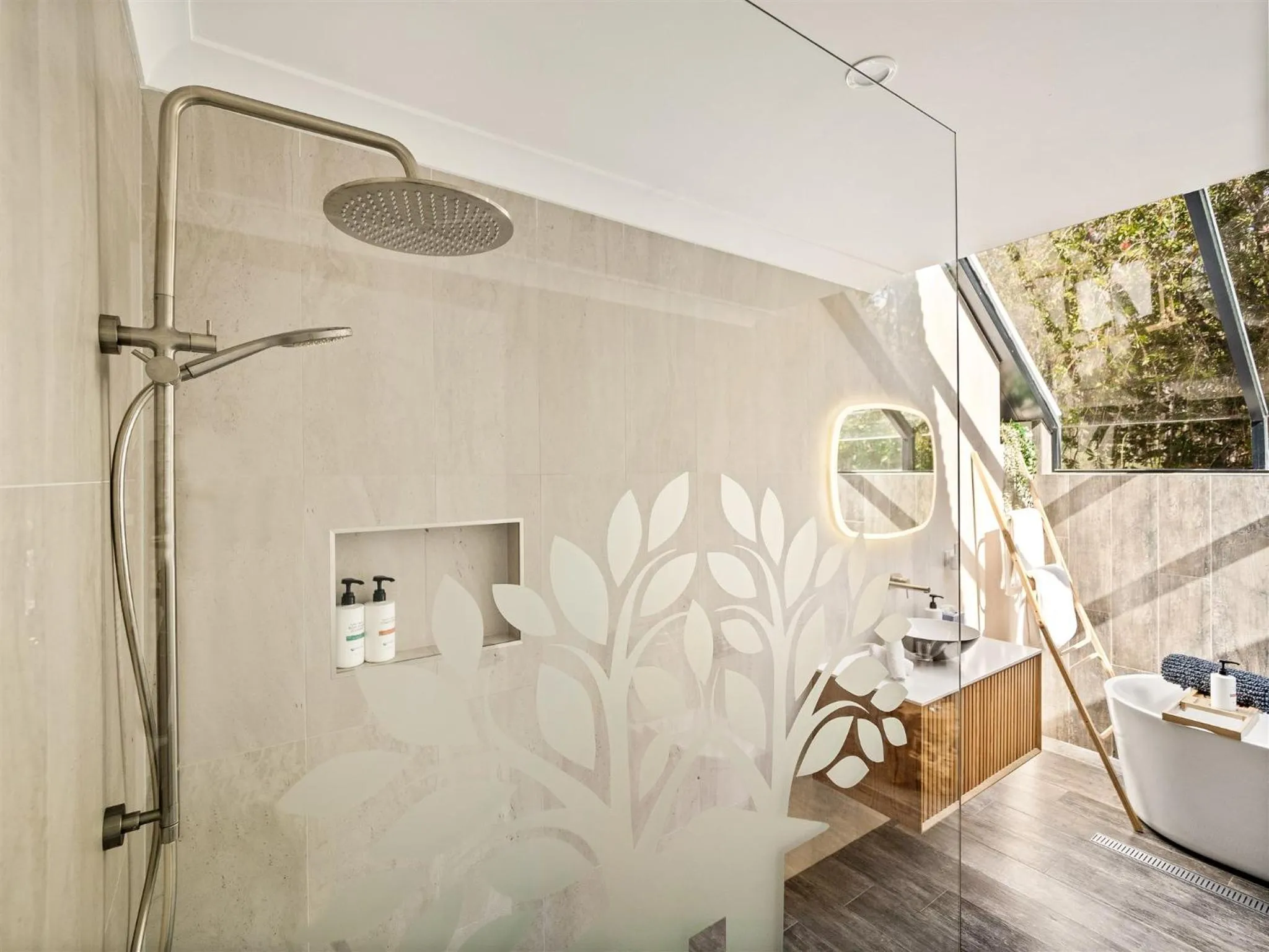 Shower in Forest Rise Chalets and Lodge