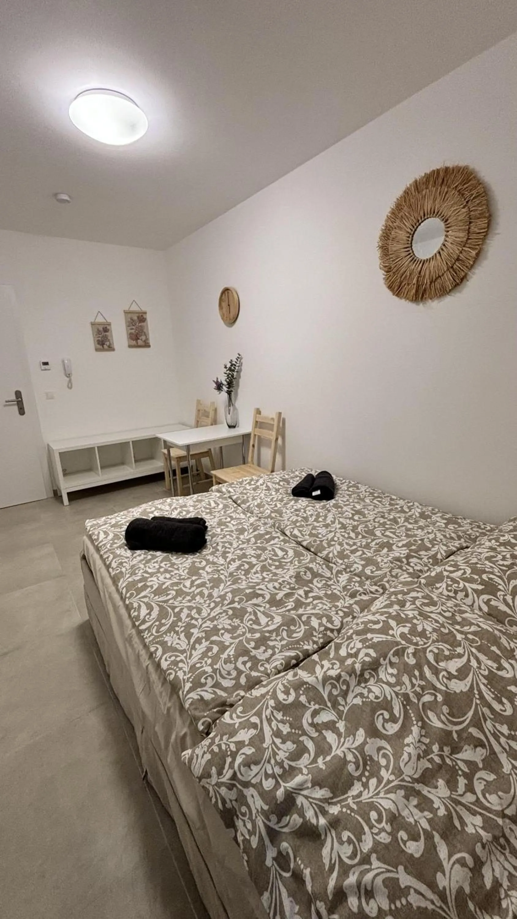 Bed in Langenzersdorf Apartment