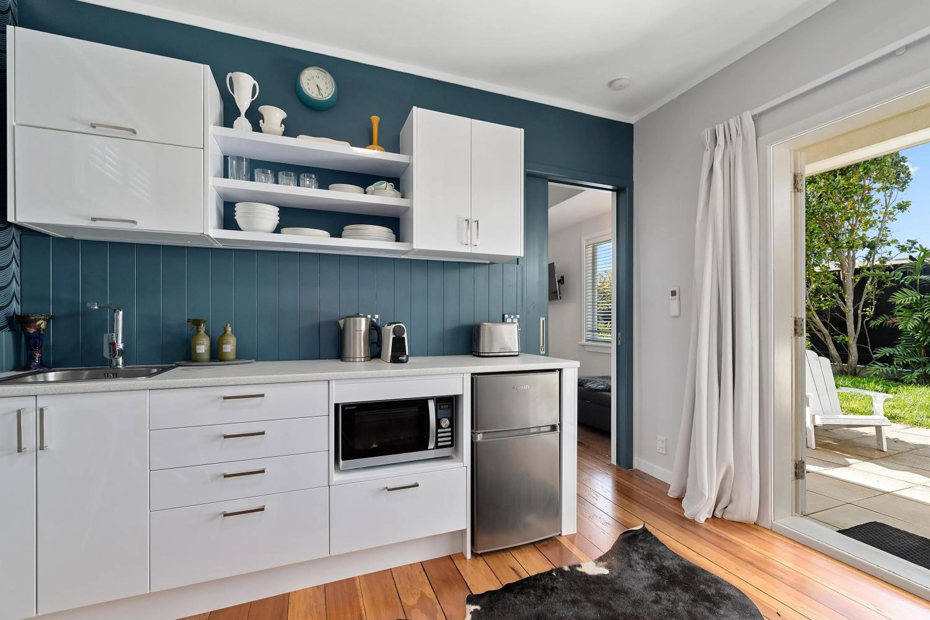 Kitchen or kitchenette in Devonport Motel