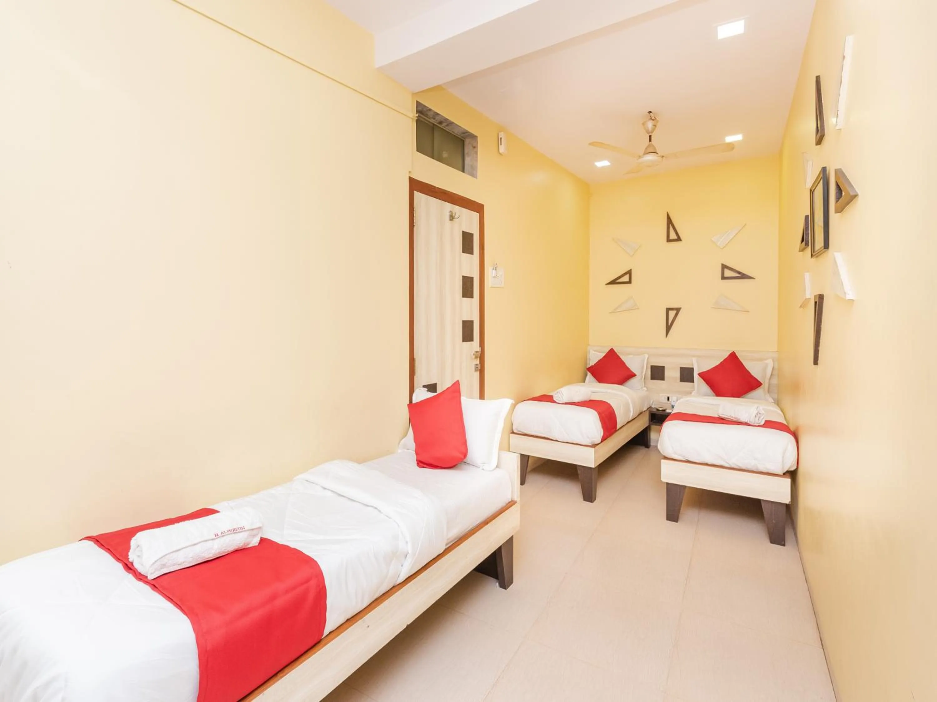 Bed in Hotel Al Moazin