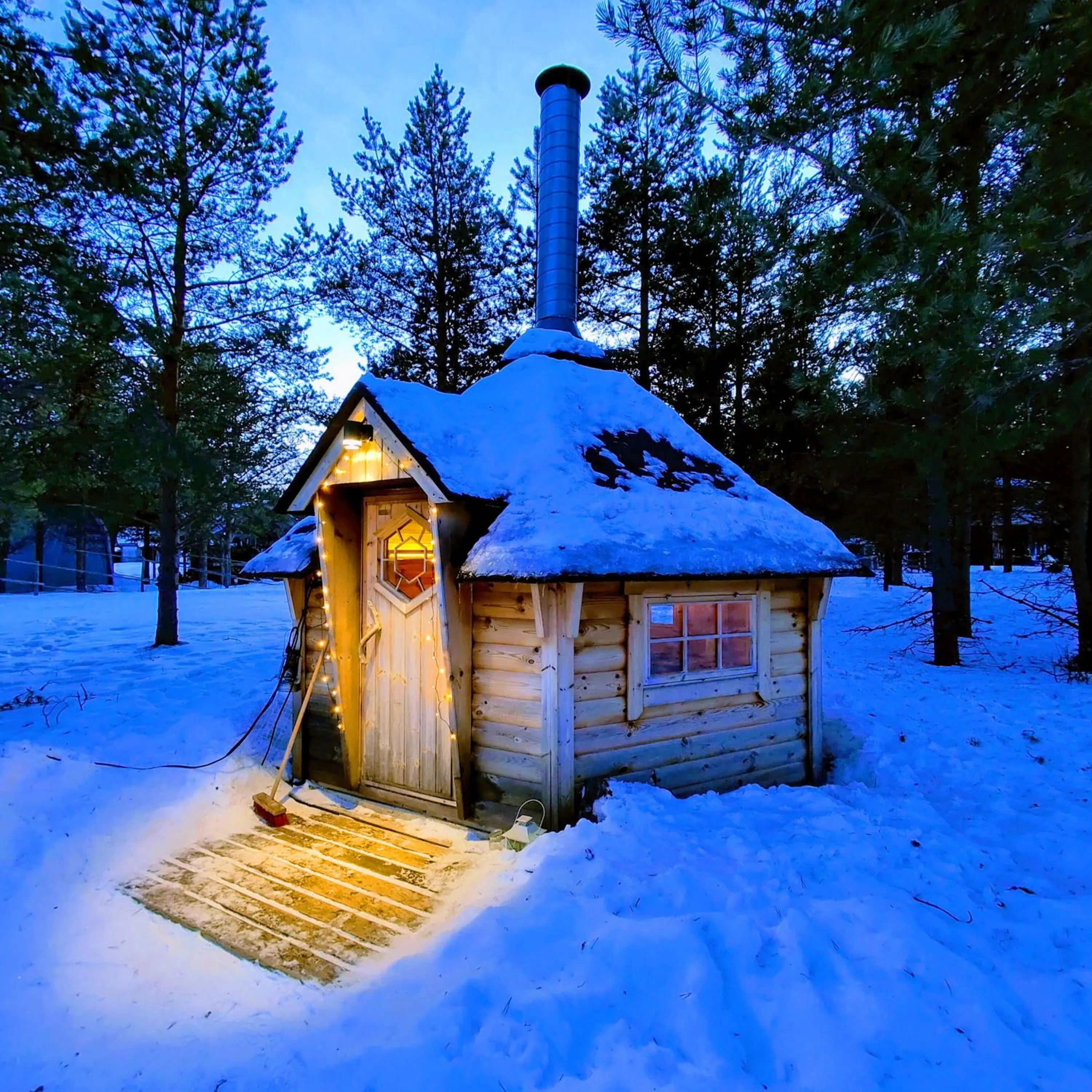 Lake Inari Mobile Cabins