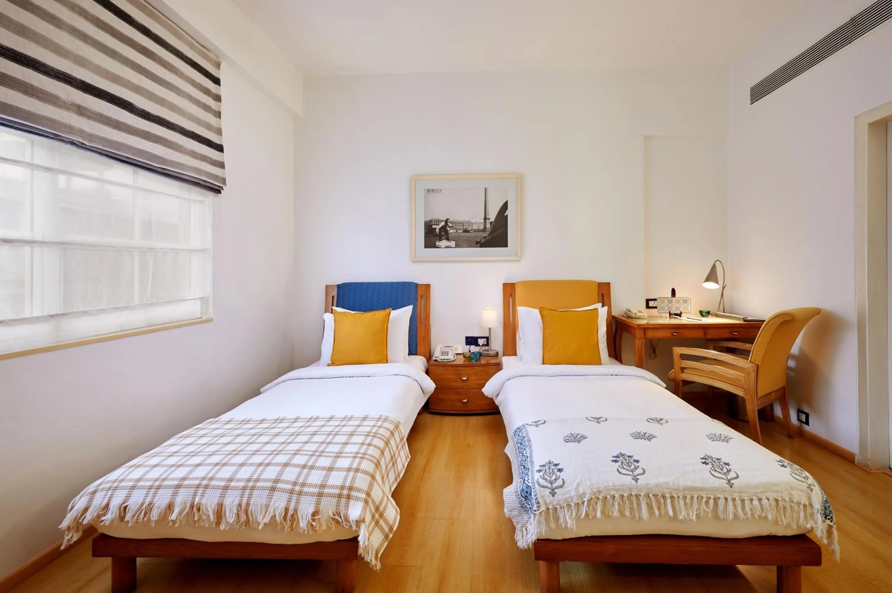 Bed in The Gordon House Hotel - Near Gateway Of India