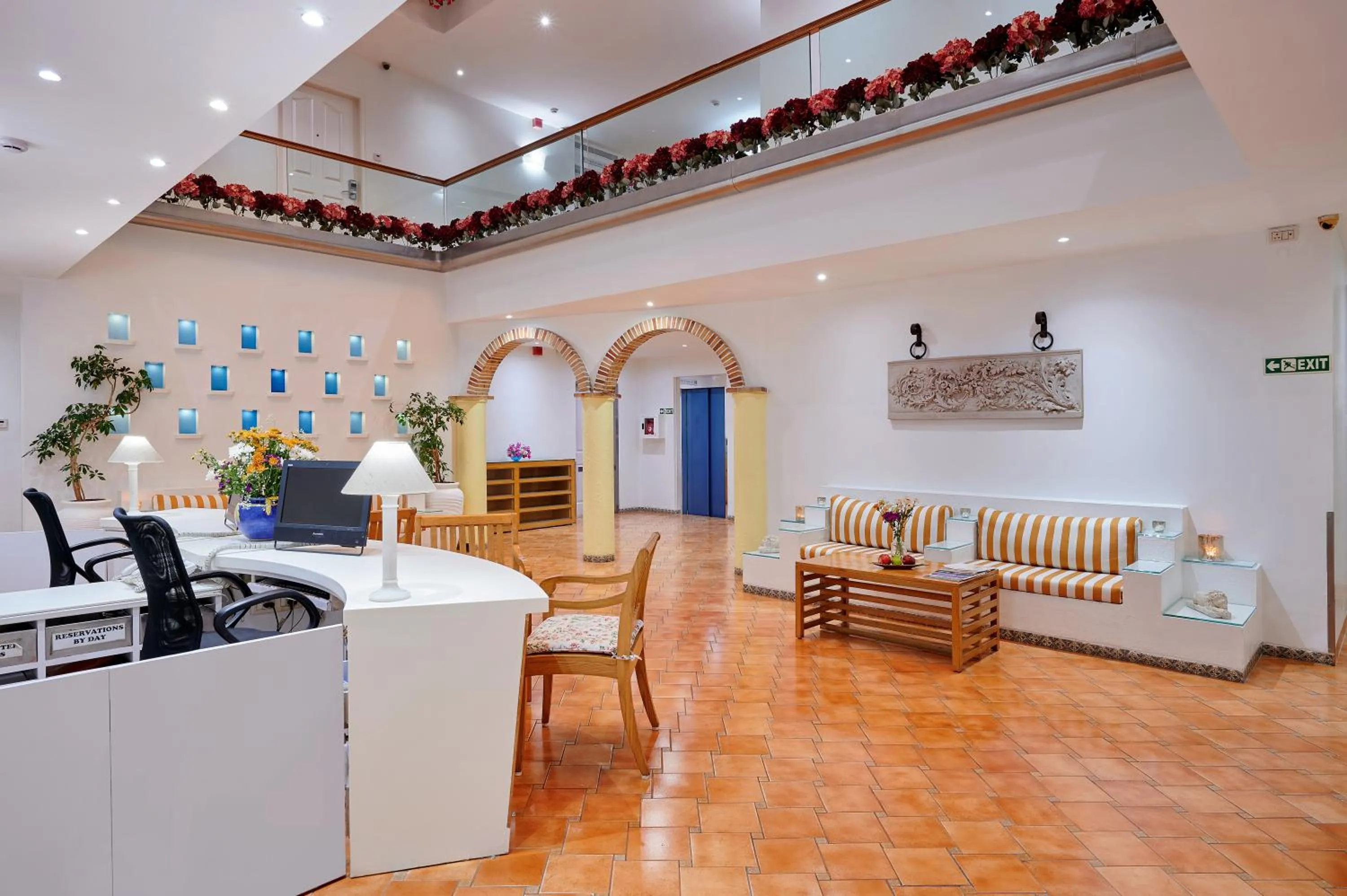 Lobby or reception in The Gordon House Hotel - Near Gateway Of India