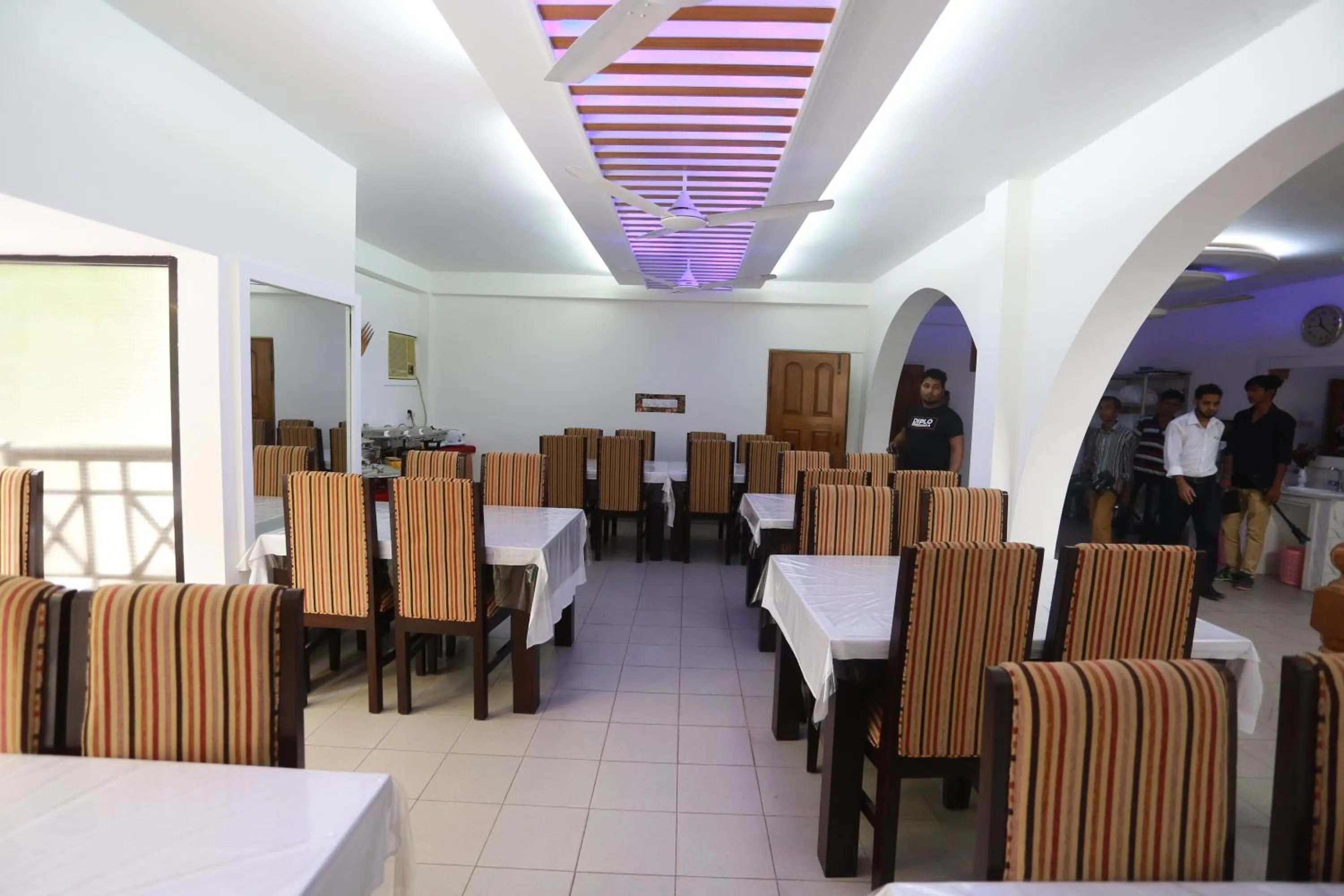 Restaurant/places to eat in Nagar Valley Hotel Ltd.