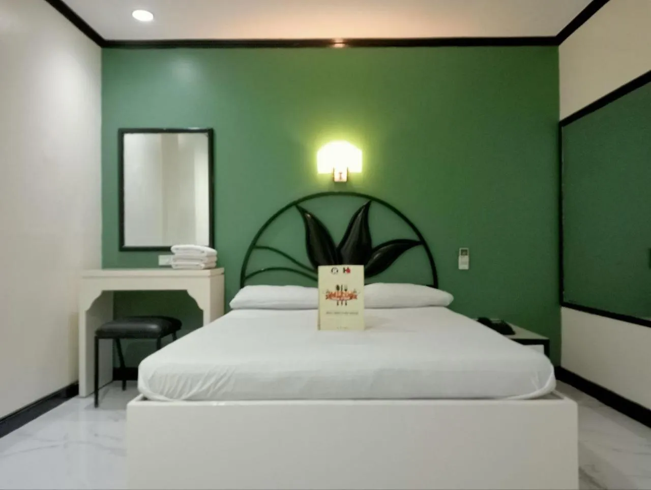 Halina Drive in Hotel-Sta Mesa