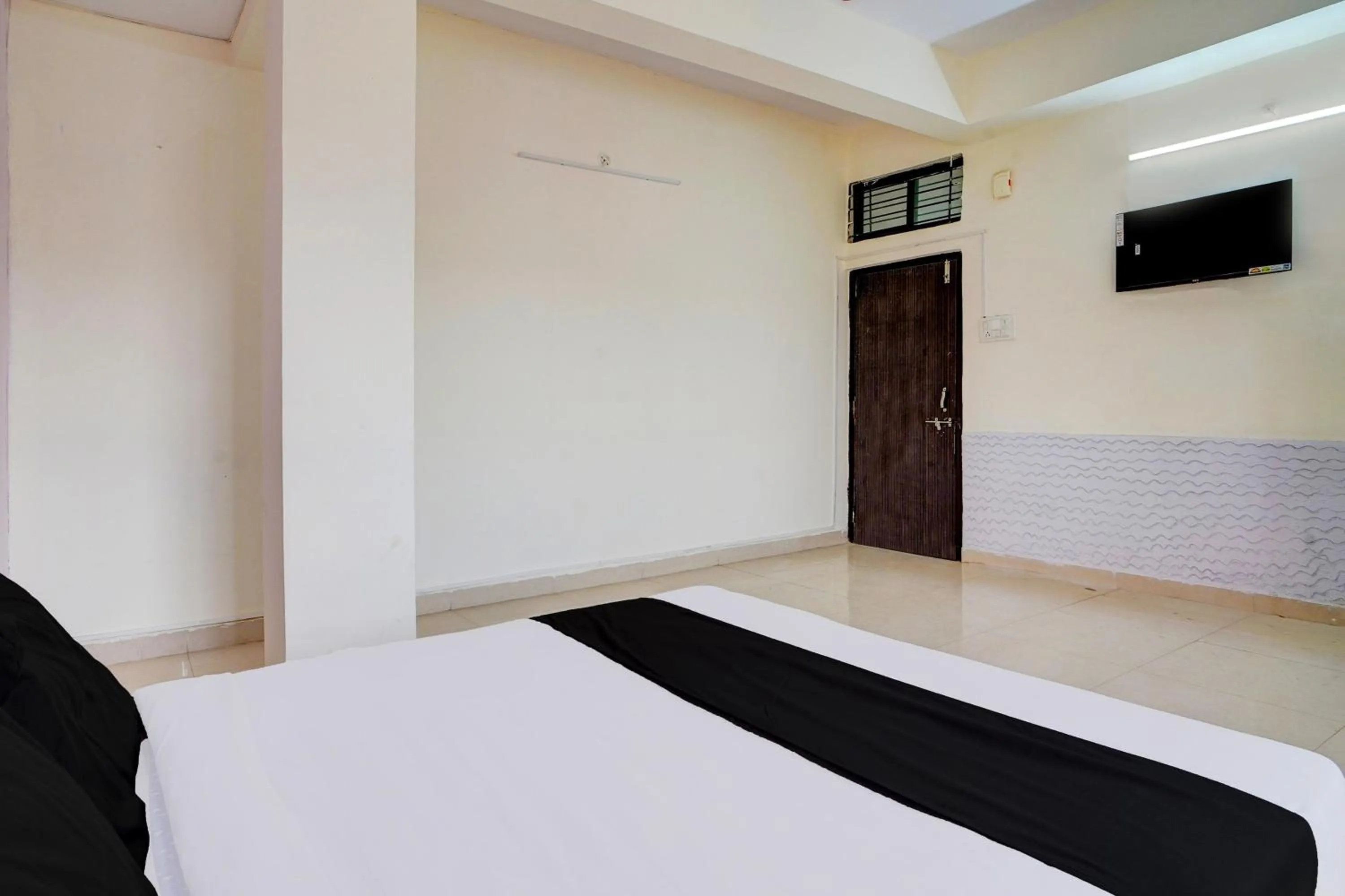 Bedroom, Bed in Hotel O Mav Hotel