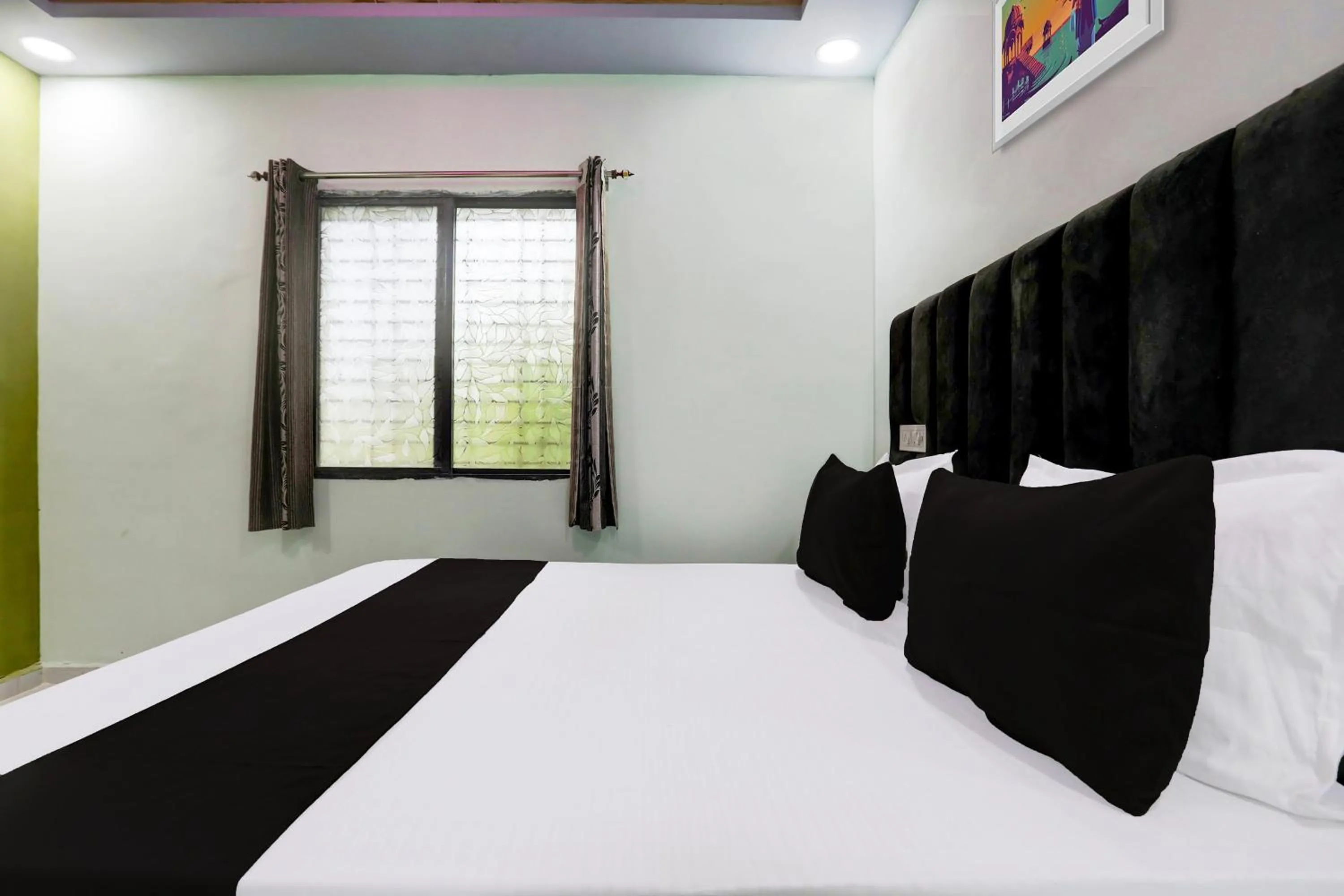 Bedroom, Bed in Hotel O Dream Stay