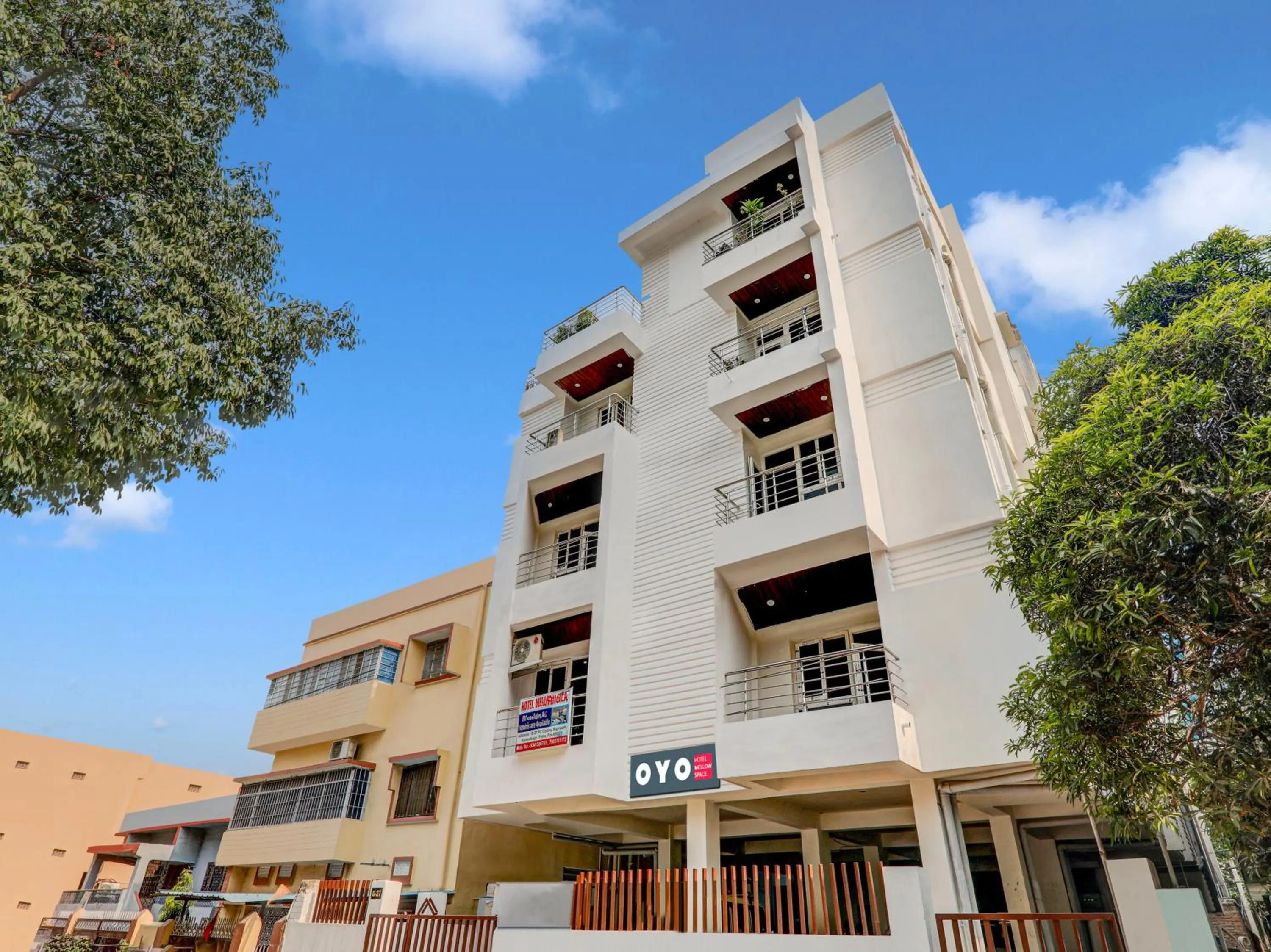 Facade/entrance in Hotel O Mellow Space