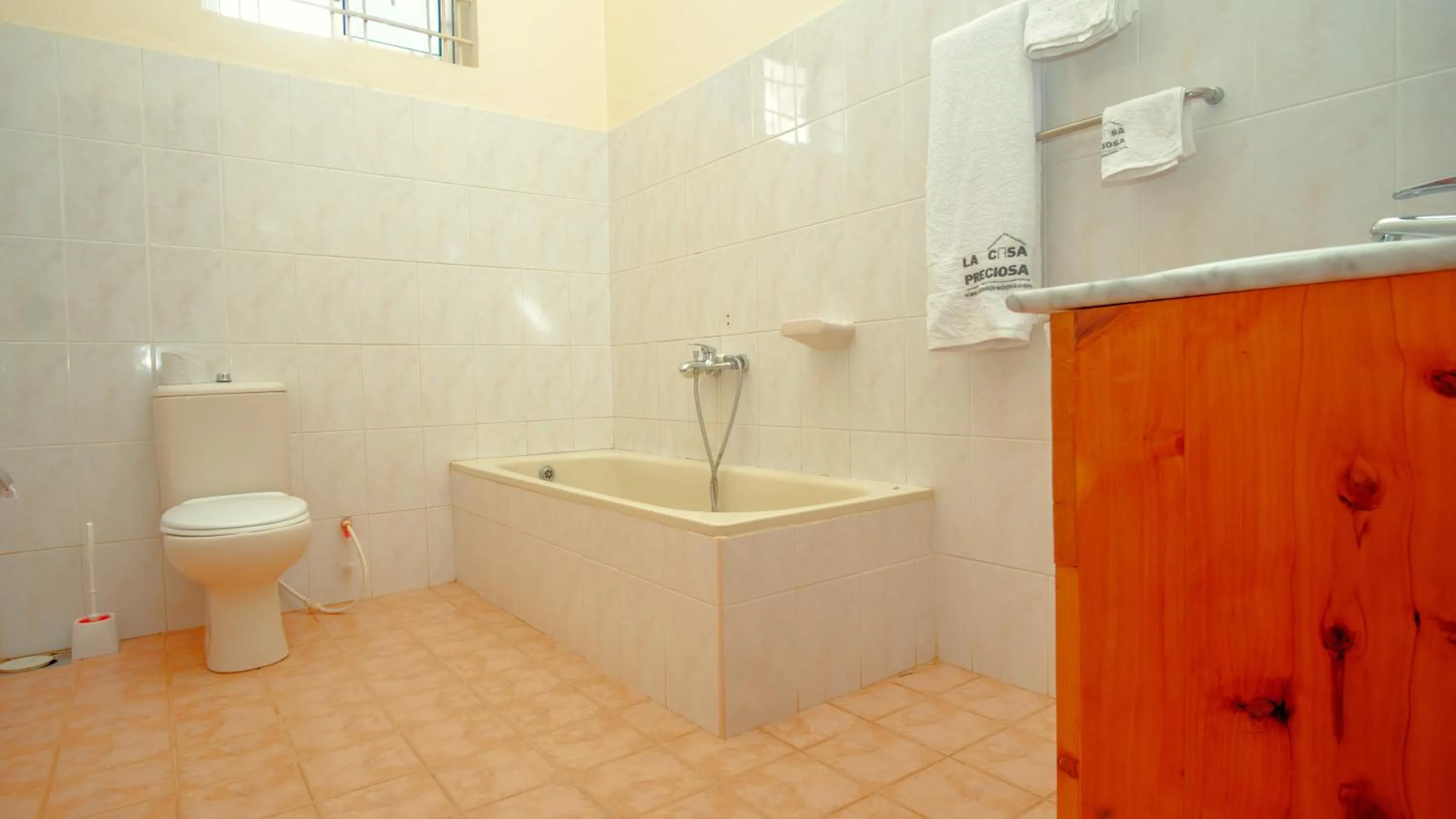Shower in La Casa Preciosa in Tanga