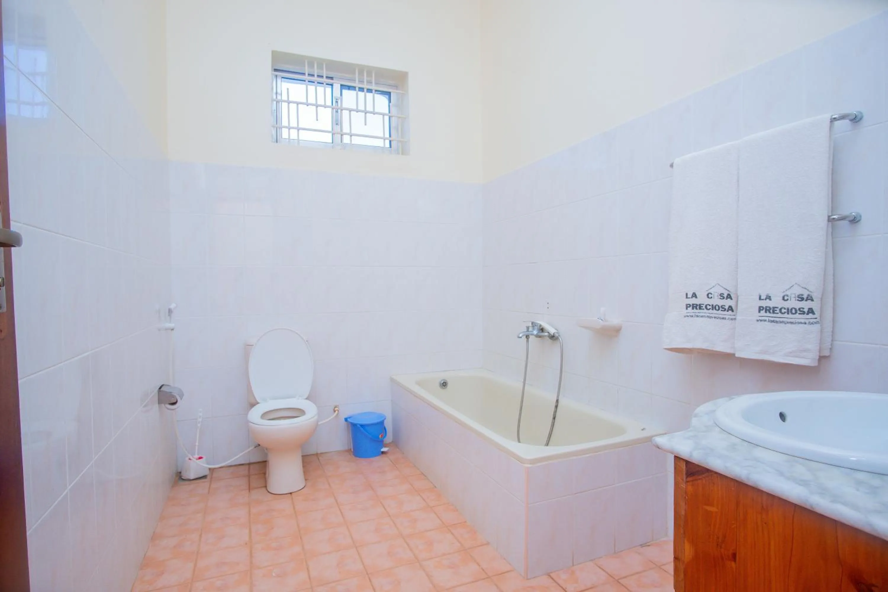 Shower in La Casa Preciosa in Tanga