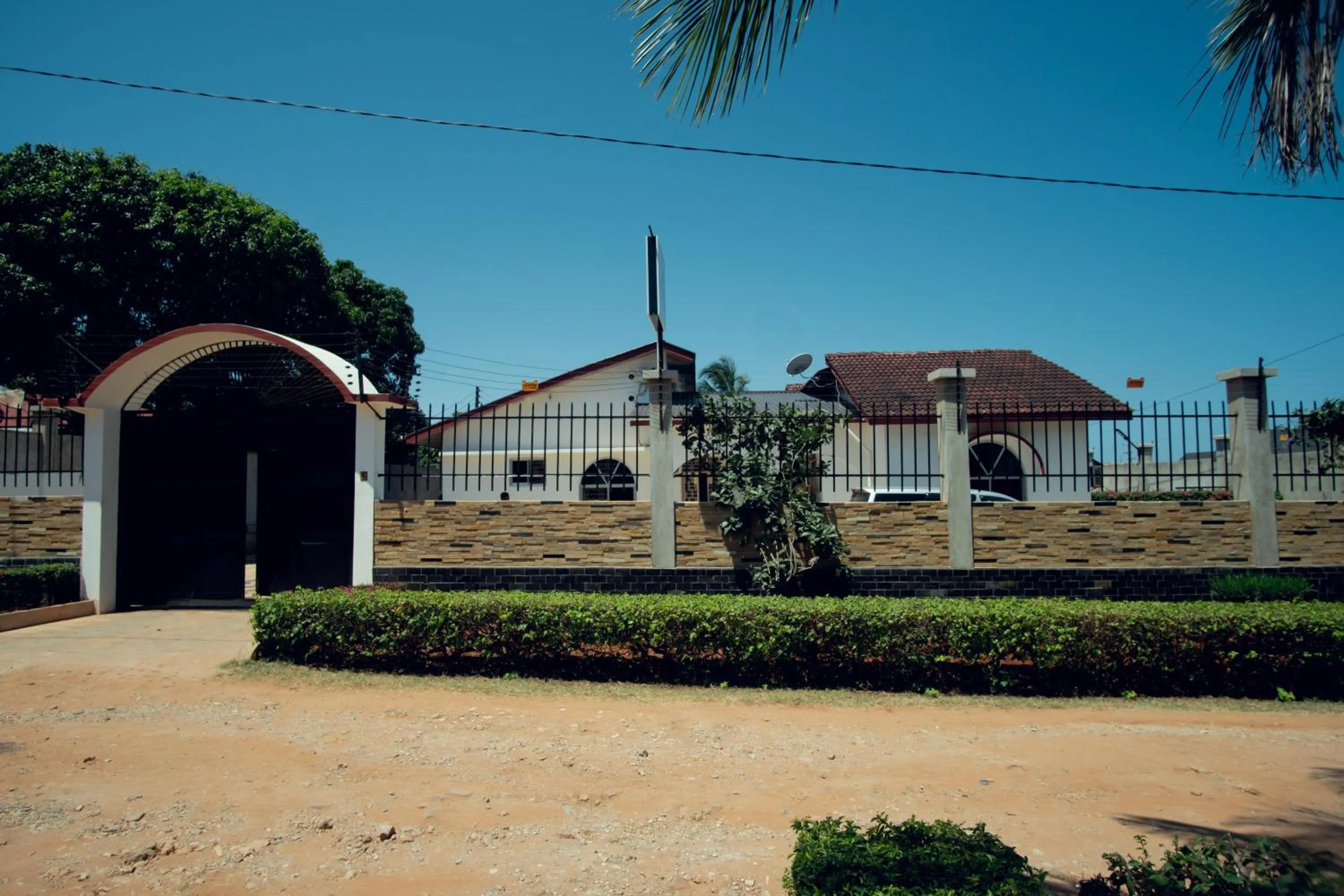 Property building in La Casa Preciosa in Tanga