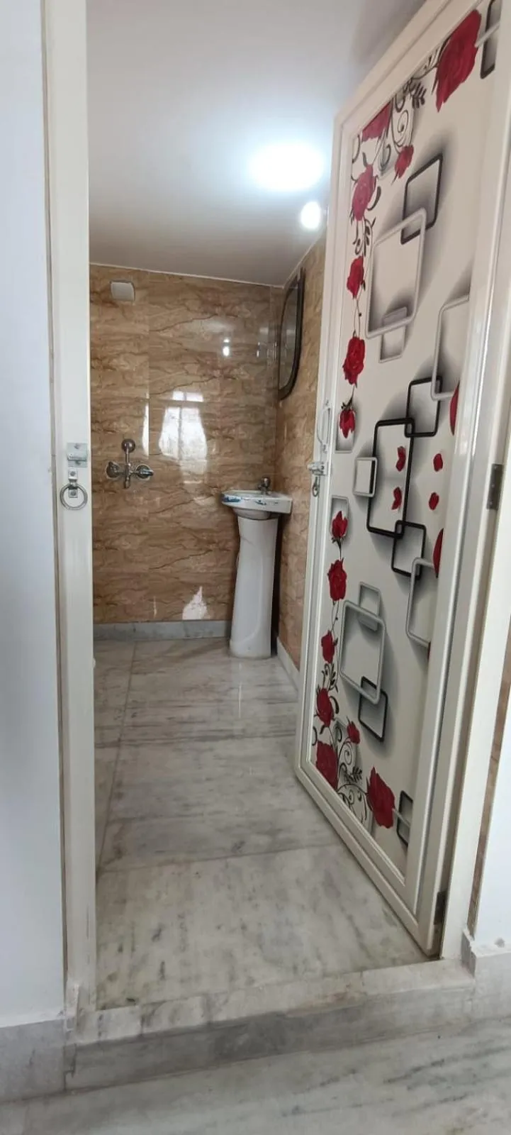 Toilet in Regencyy Guest House