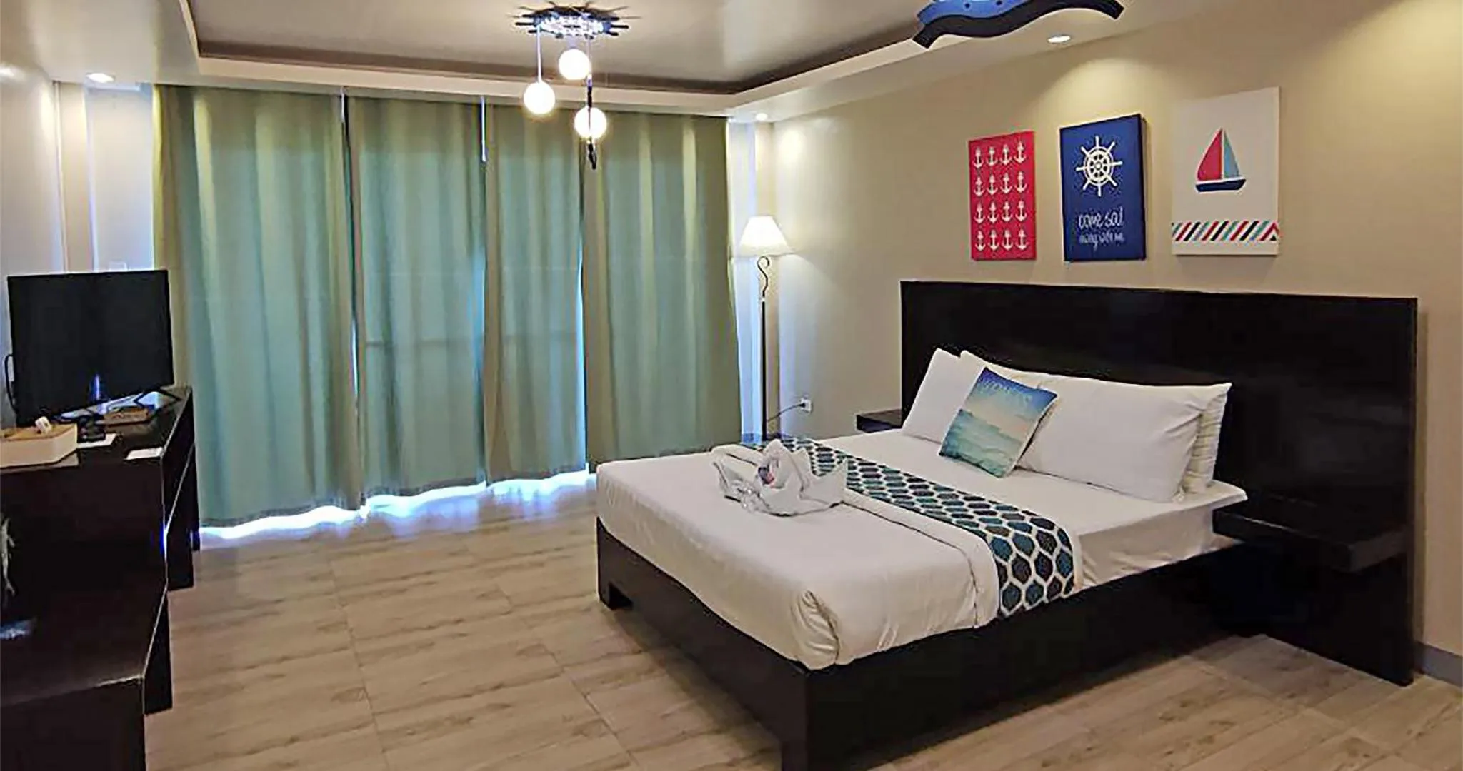 TV and multimedia in Casa Almarenzo Bed & Breakfast