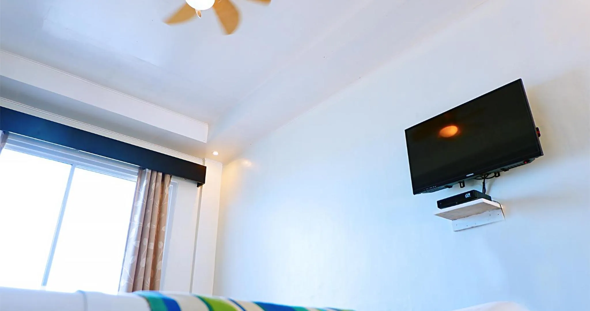 TV and multimedia in Casa Almarenzo Bed & Breakfast