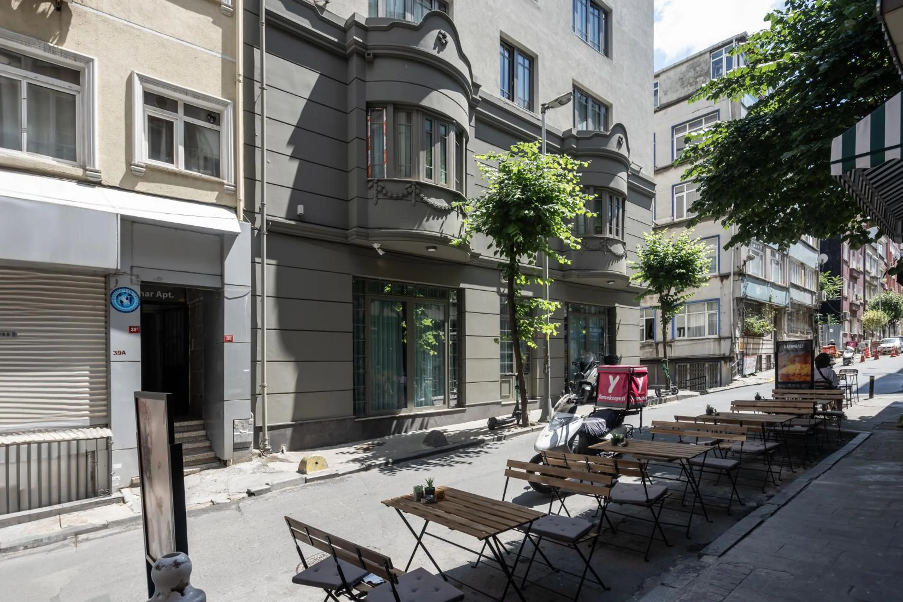 Property building in Noble Pangaltı