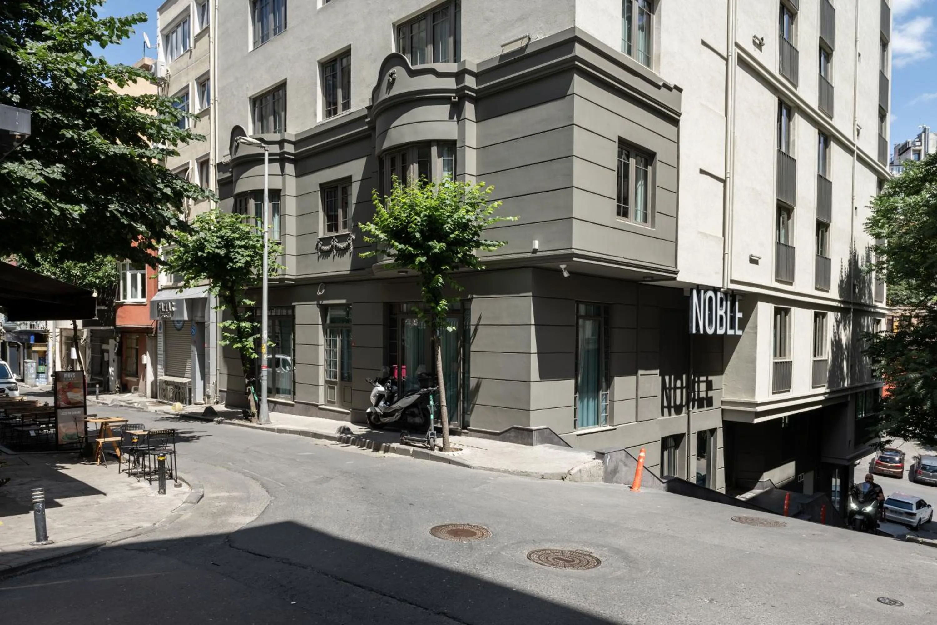 Property building in Noble Pangaltı