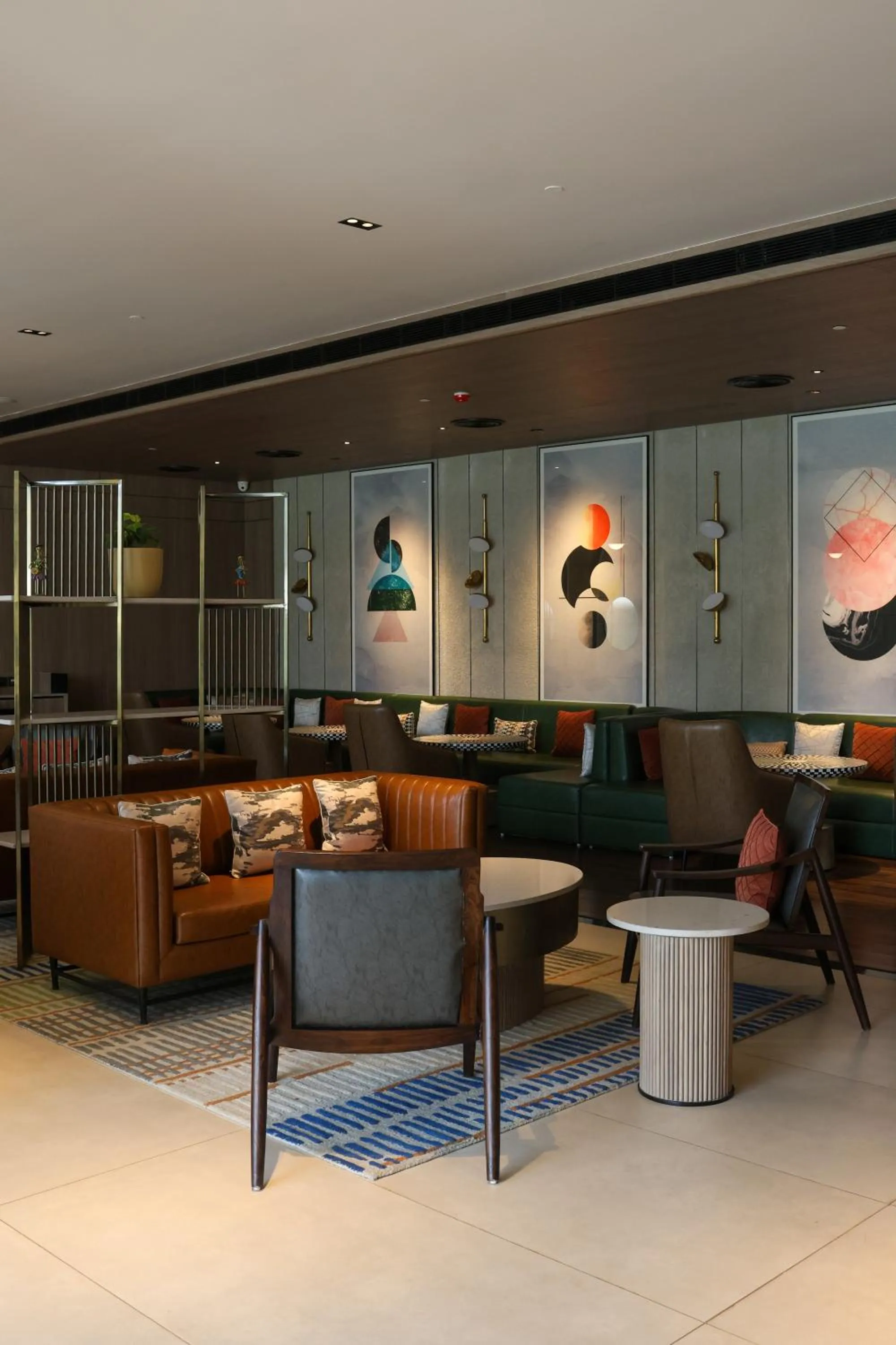 Lounge or bar in Radisson Resort Hatgad Saputara