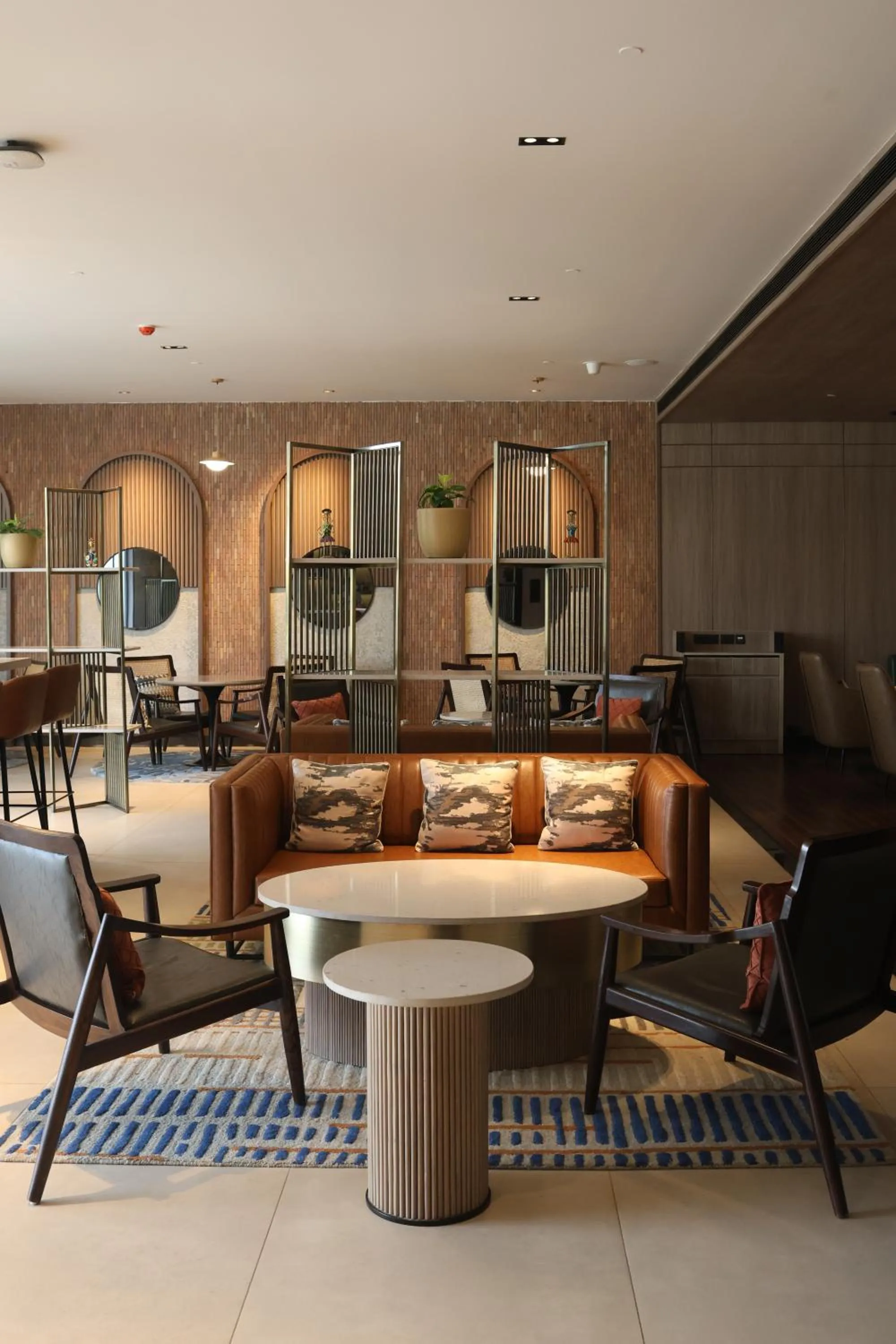 Lounge or bar in Radisson Resort Hatgad Saputara