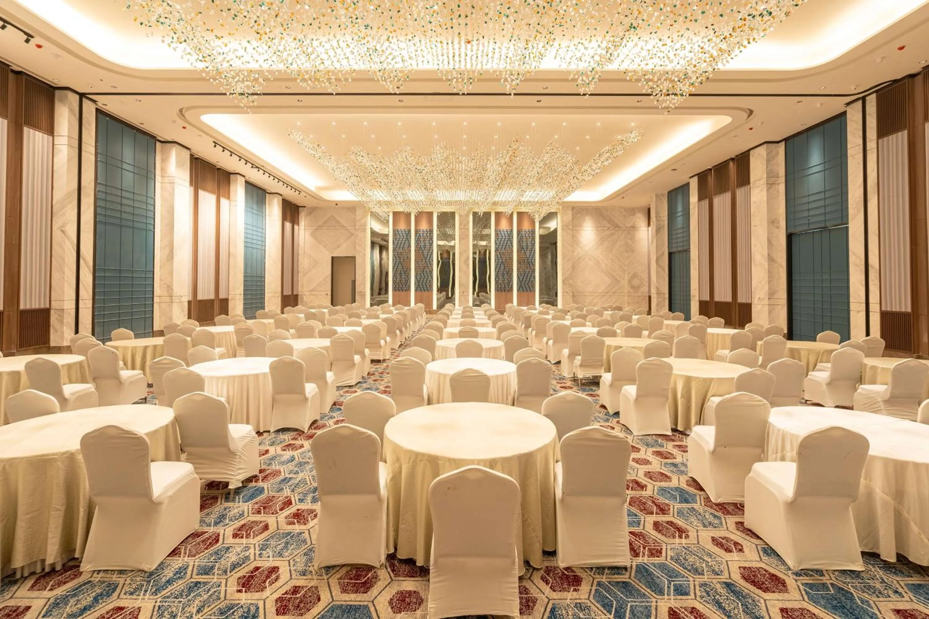 Banquet/Function facilities in Radisson Resort Hatgad Saputara