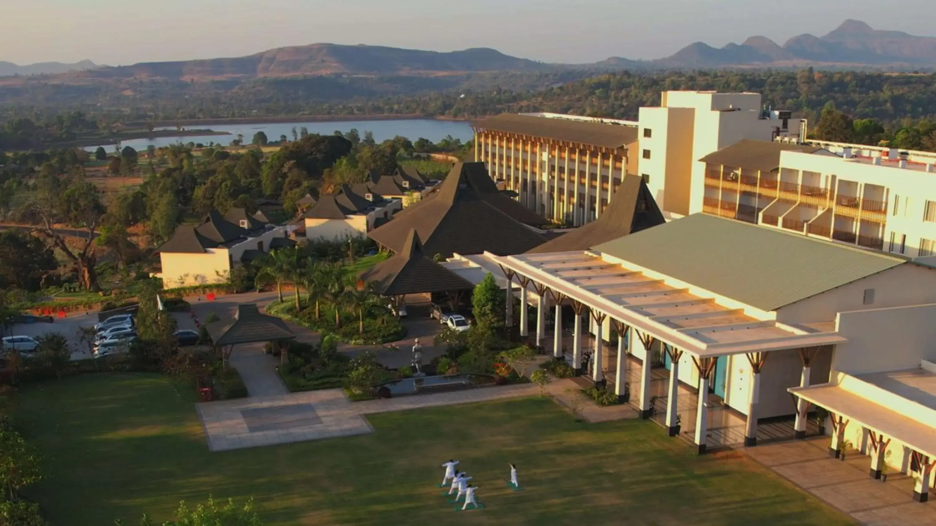 Property building in Radisson Resort Hatgad Saputara Property building in Radisson Resort Hatgad Saputara