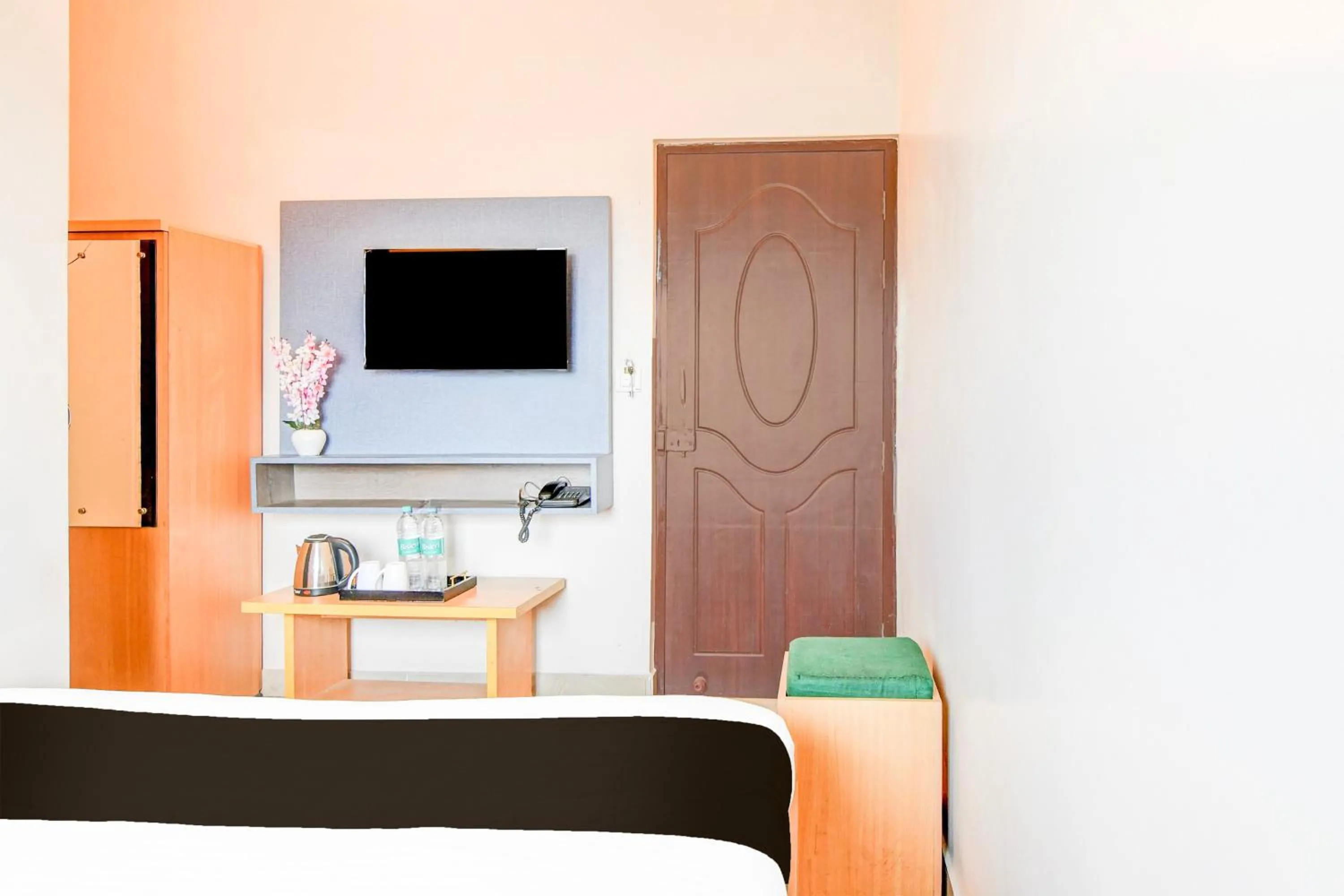 Bedroom, Bed in Collection O SF Road Siliguri Formerly Jyoti Hotel