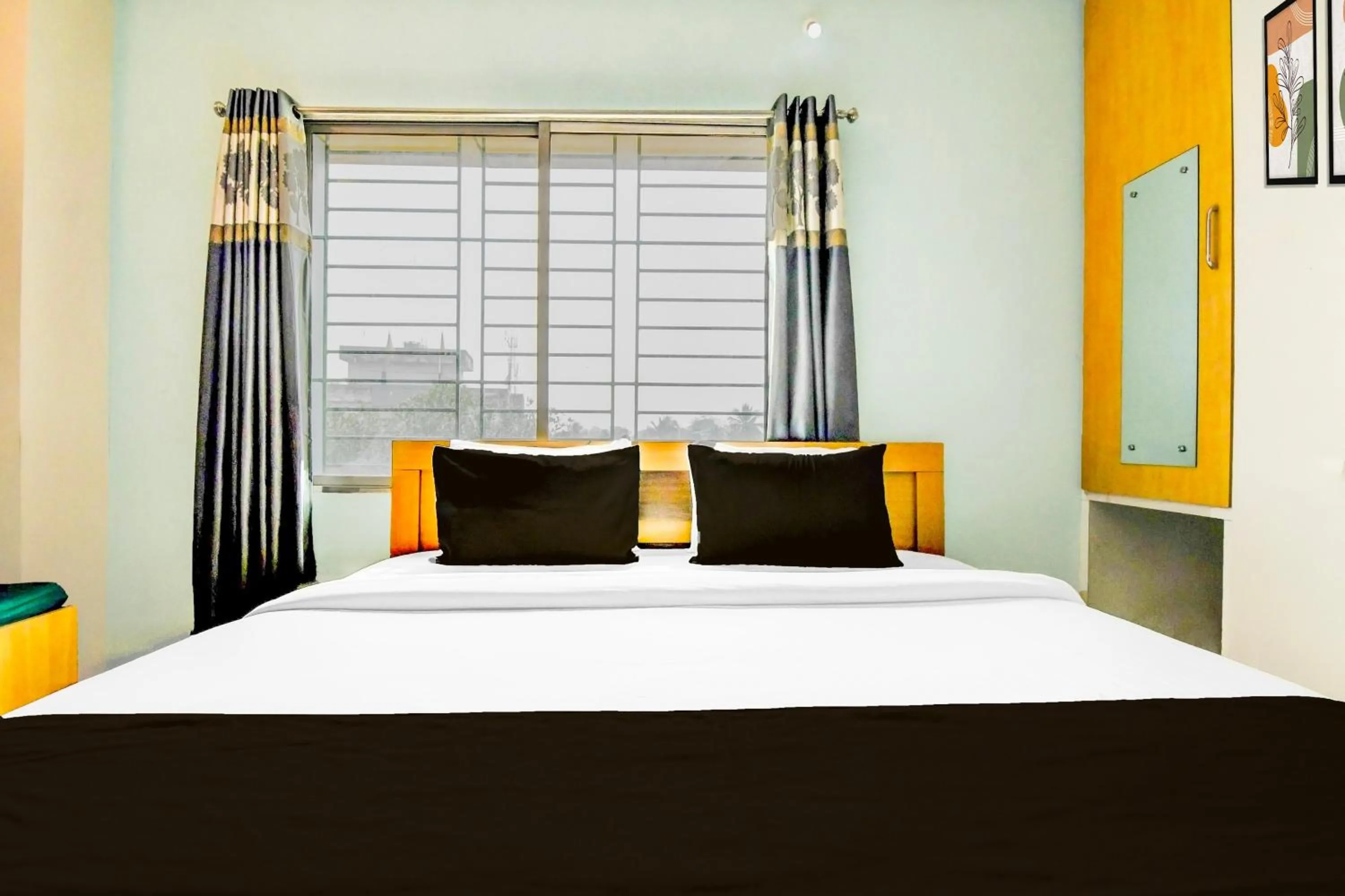 Bedroom, Bed in Collection O SF Road Siliguri Formerly Jyoti Hotel