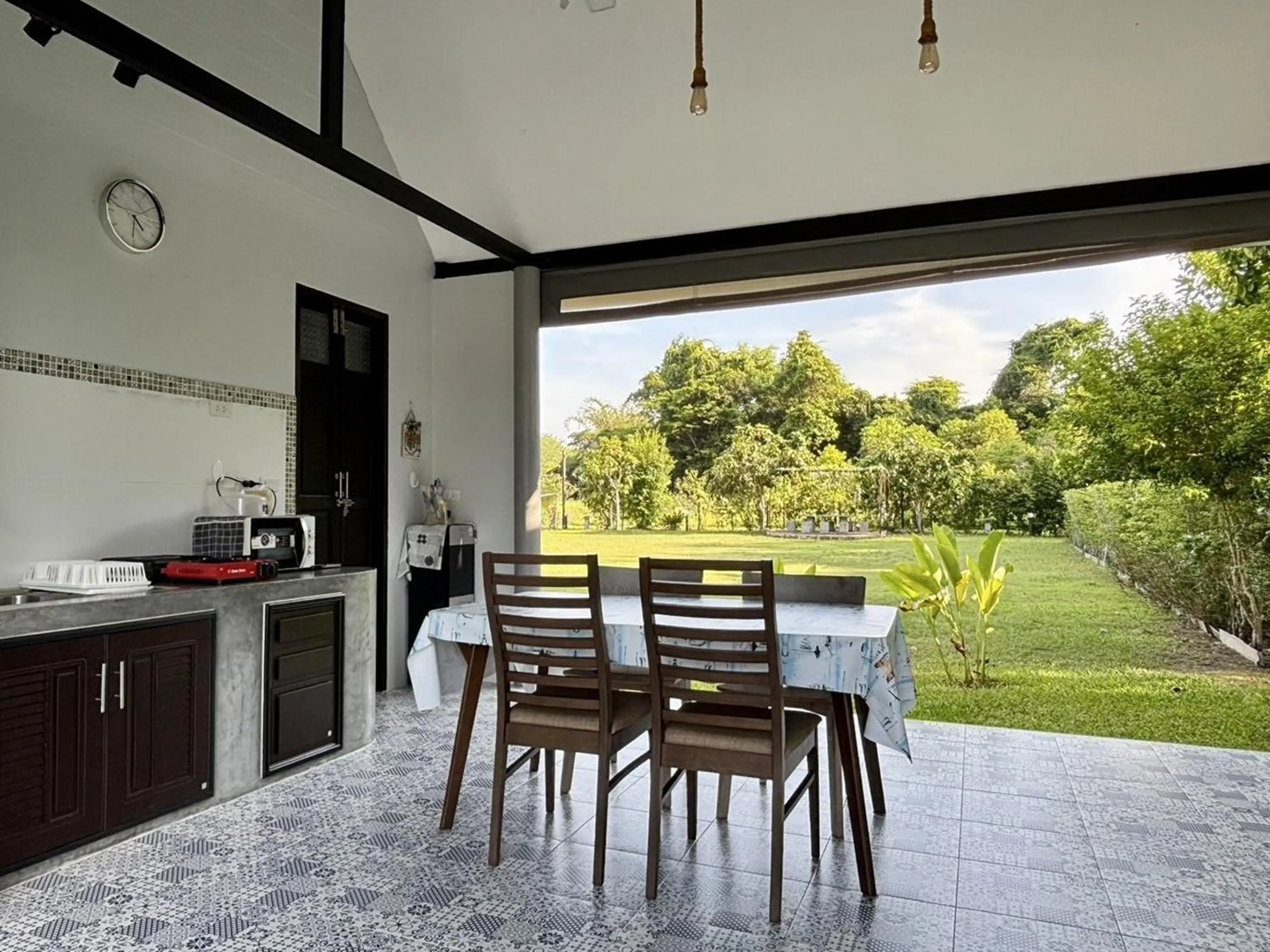 Kitchen or kitchenette in Moonlight Cottage
