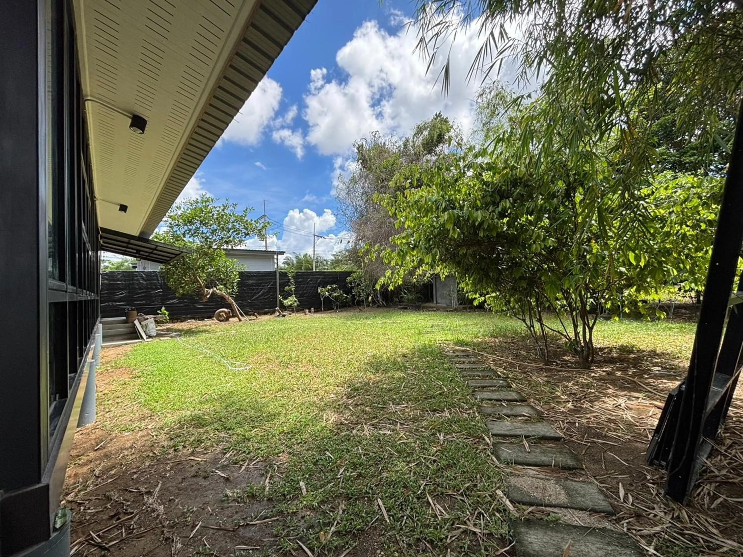 Garden view in Moonlight Cottage