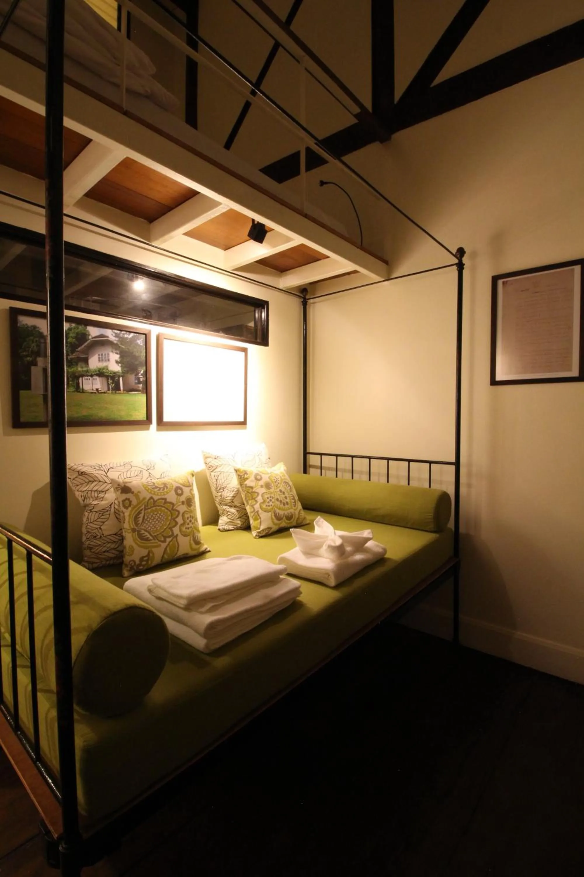 View (from property/room), Bed in Baan Luang Rajamaitri Historic Inn