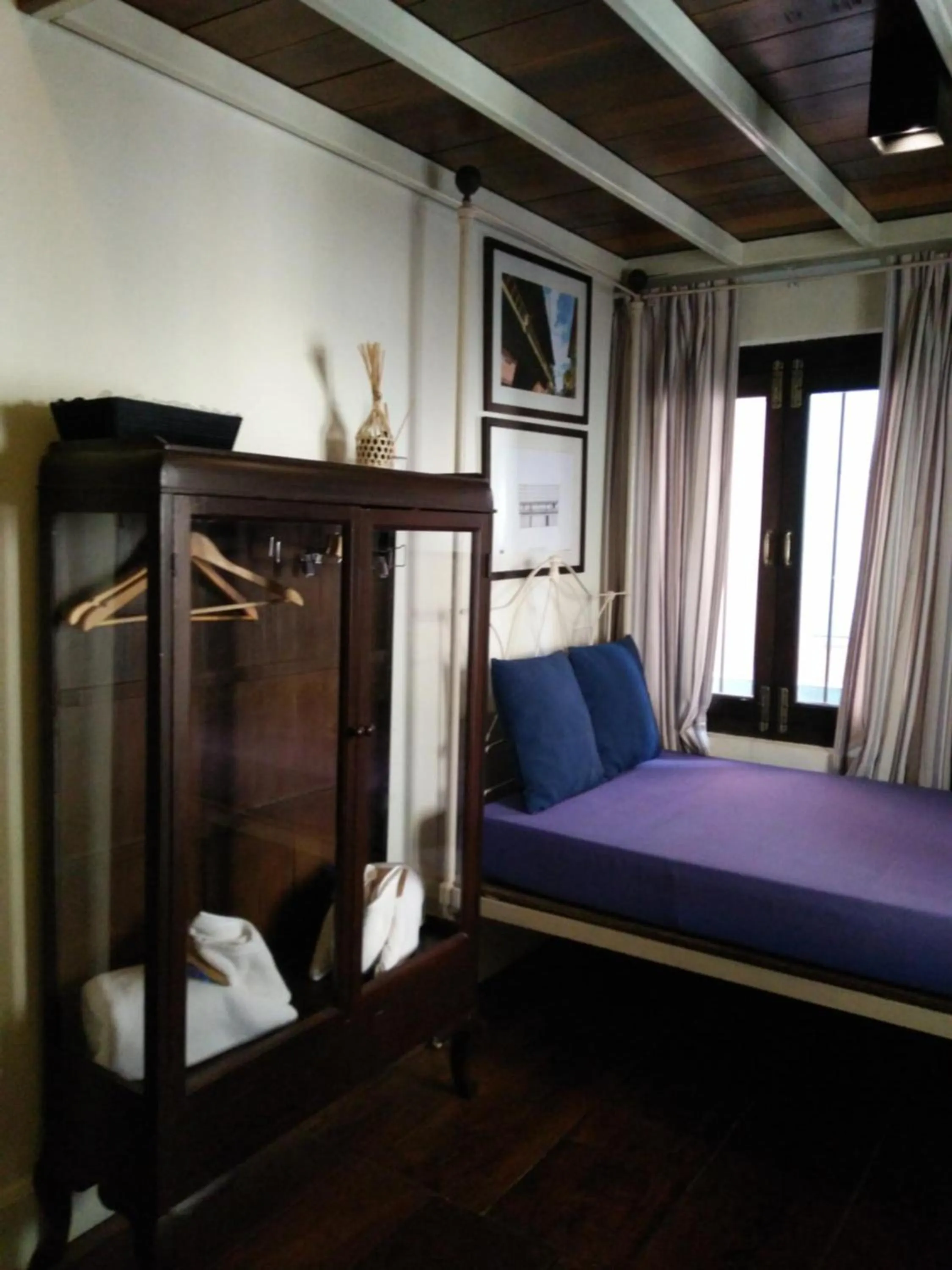 Bed in Baan Luang Rajamaitri Historic Inn