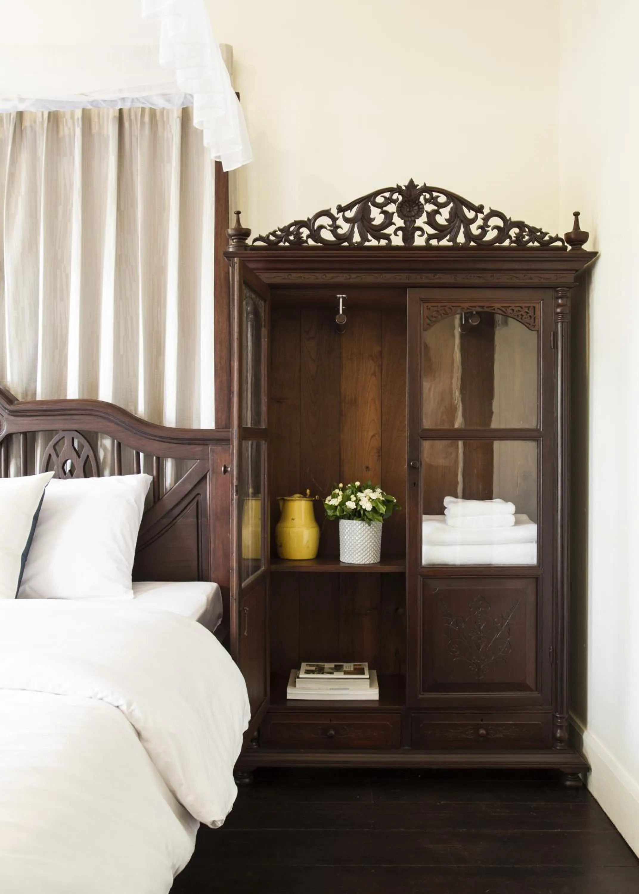 Decorative detail, Bed in Baan Luang Rajamaitri Historic Inn