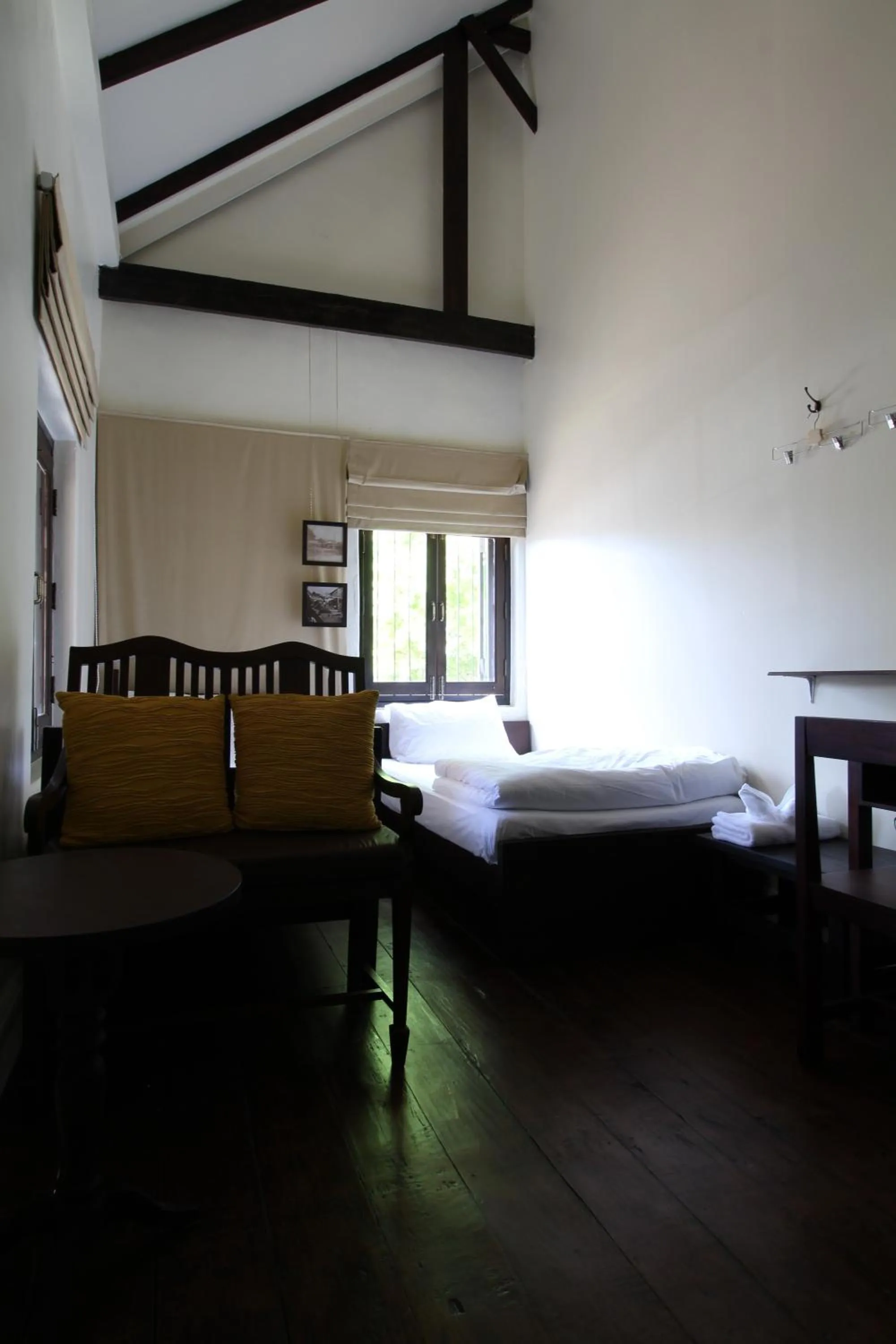 View (from property/room), Bed in Baan Luang Rajamaitri Historic Inn