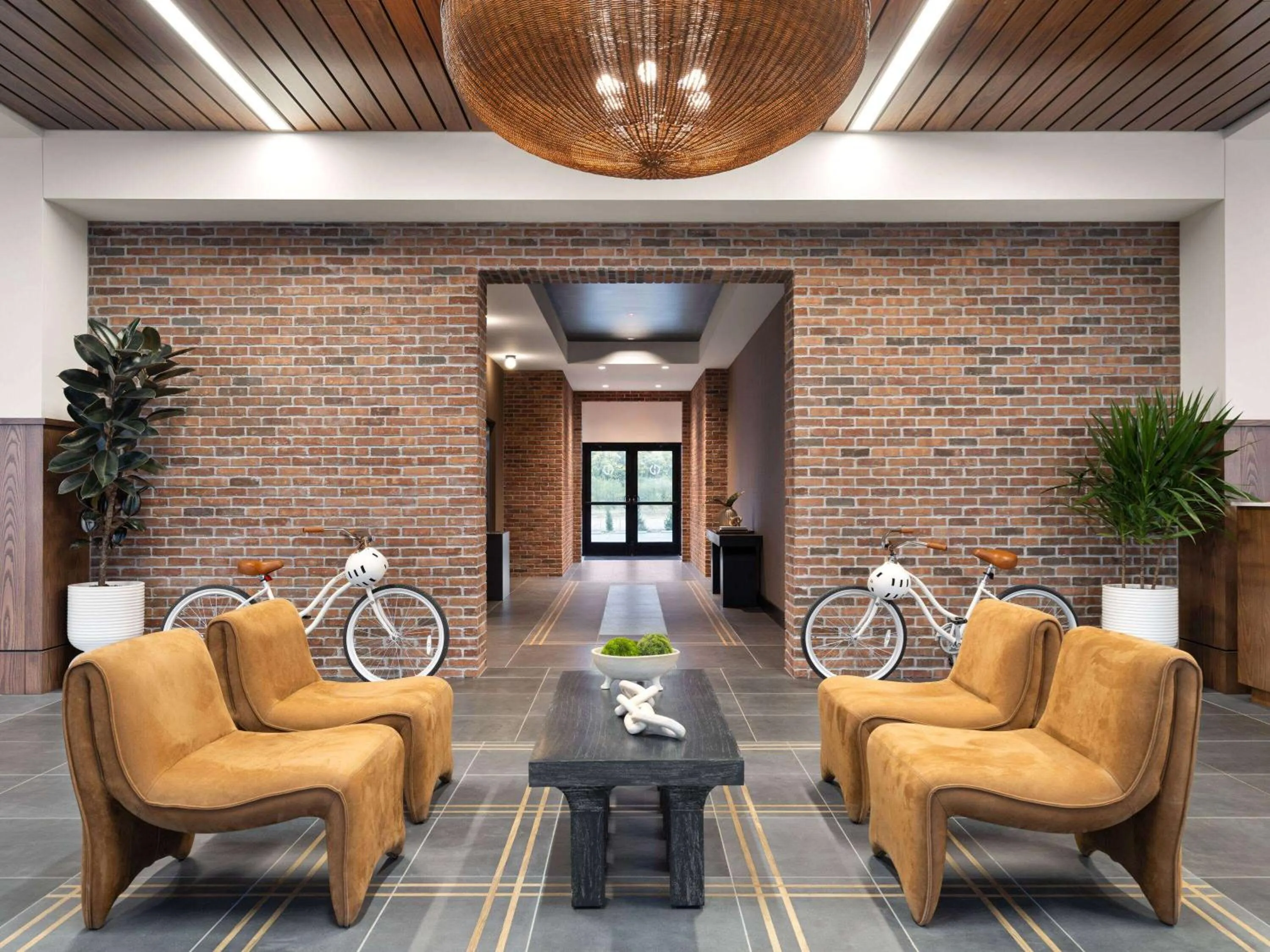Lobby or reception in Origin Kansas City Riverfront, a Wyndham Hotel