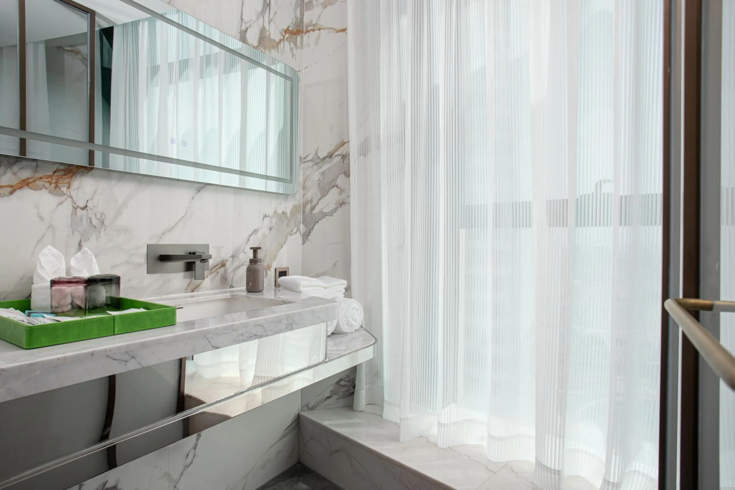 Bathroom in Wingate by Wyndham Urumqi Railway Station