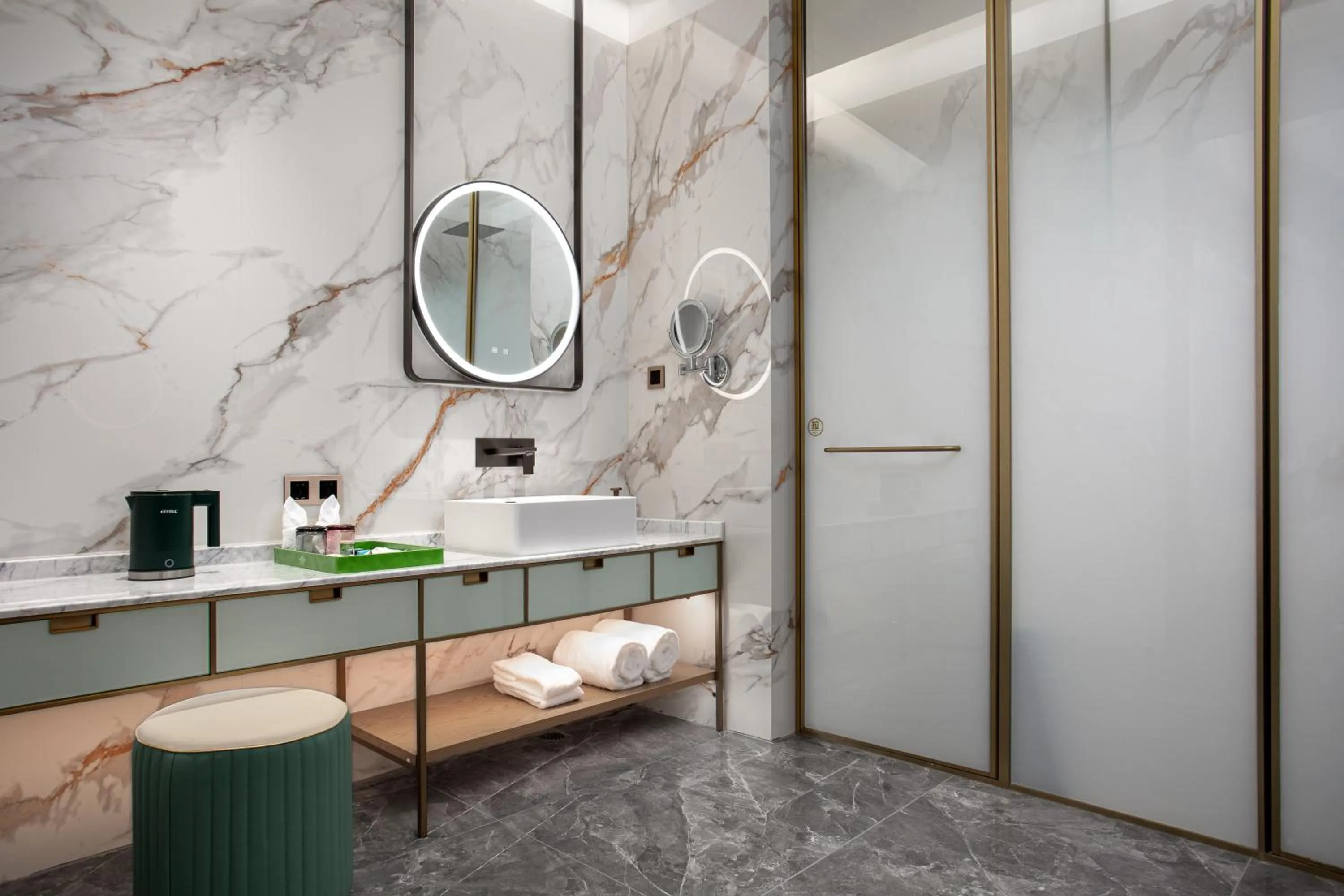 Bathroom in Wingate by Wyndham Urumqi Railway Station