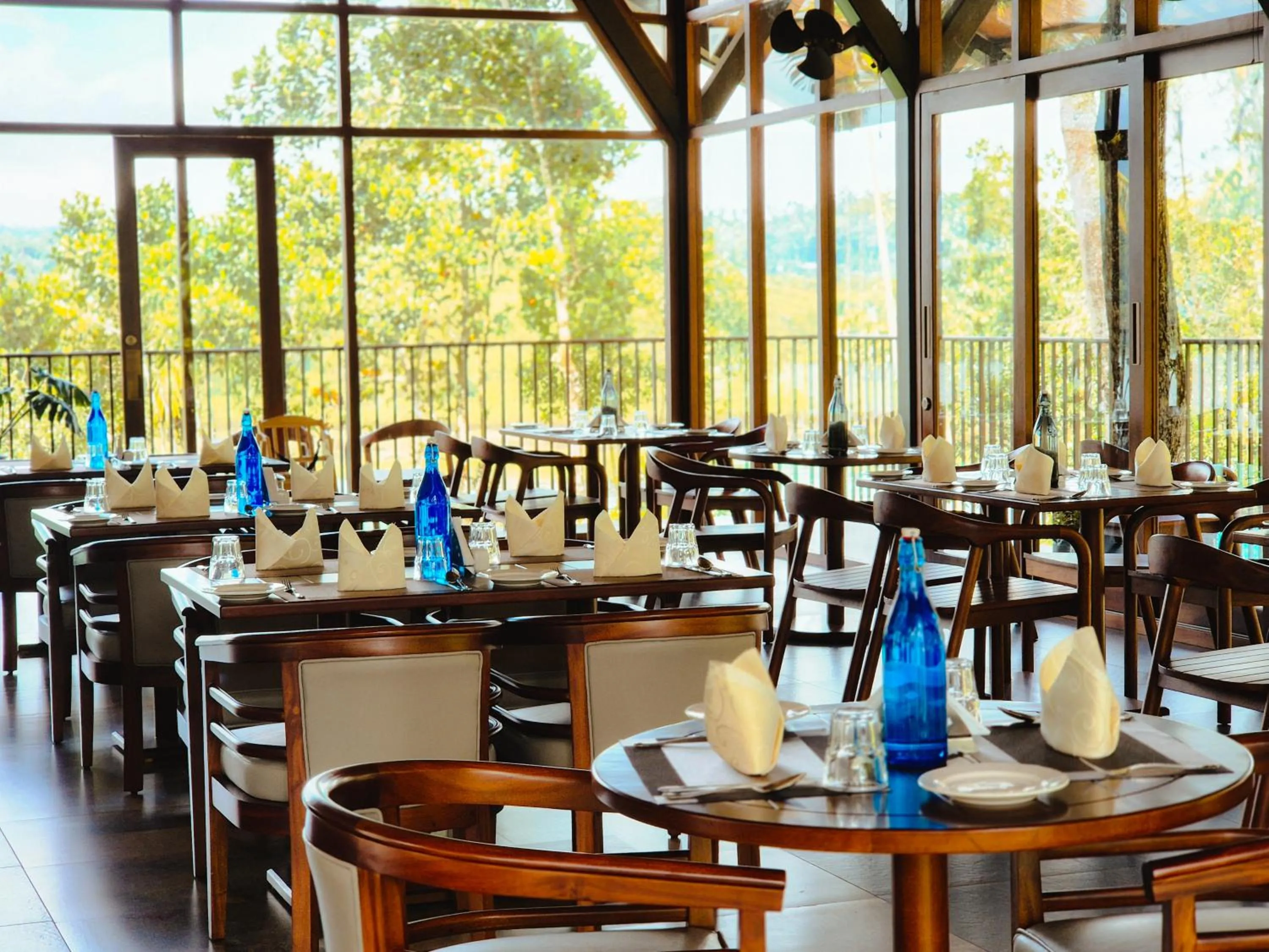 Food and drinks in Sterling Lontano Waterfront Wayanad