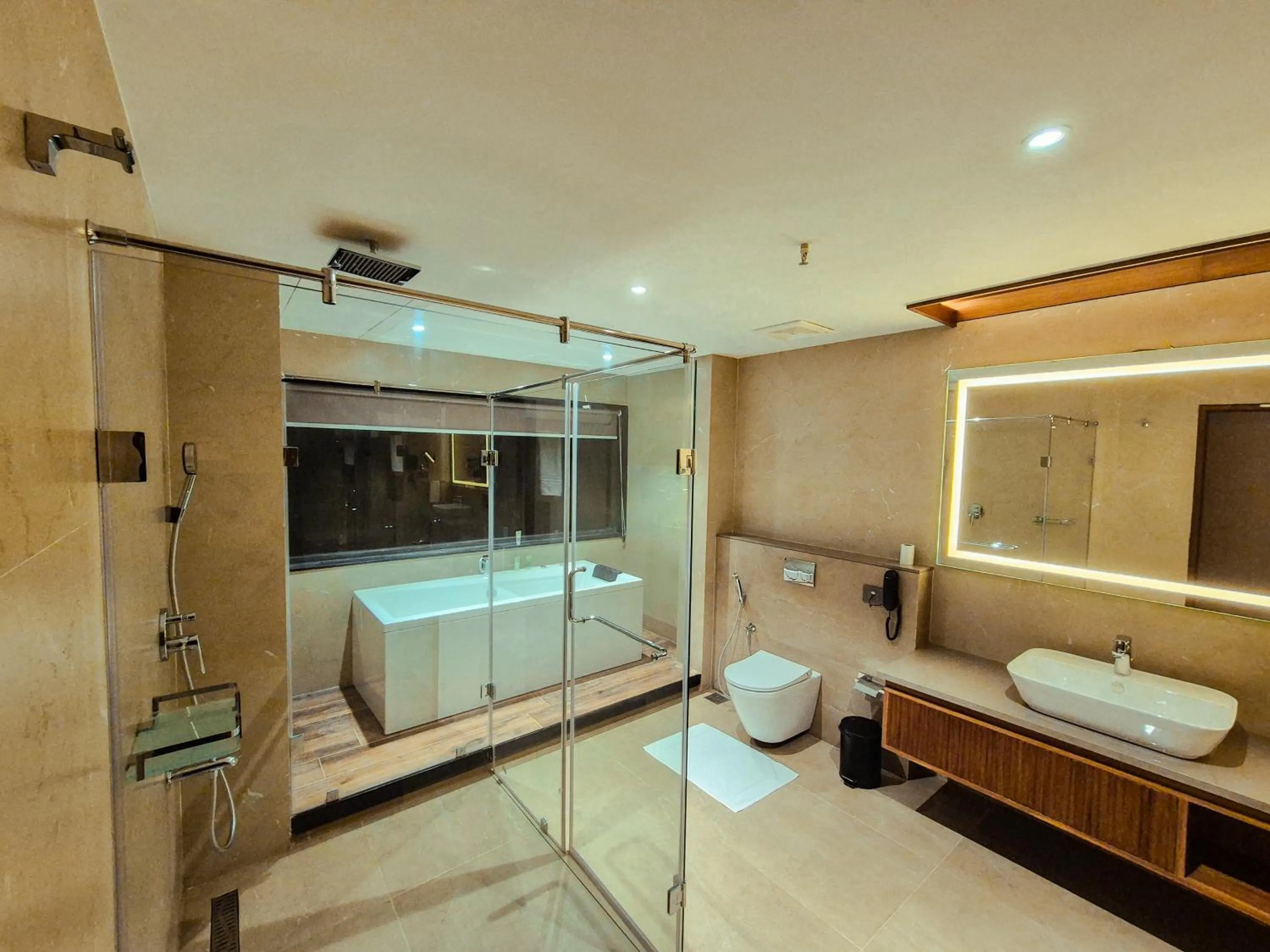 Hot Tub in Sterling Lontano Waterfront Wayanad