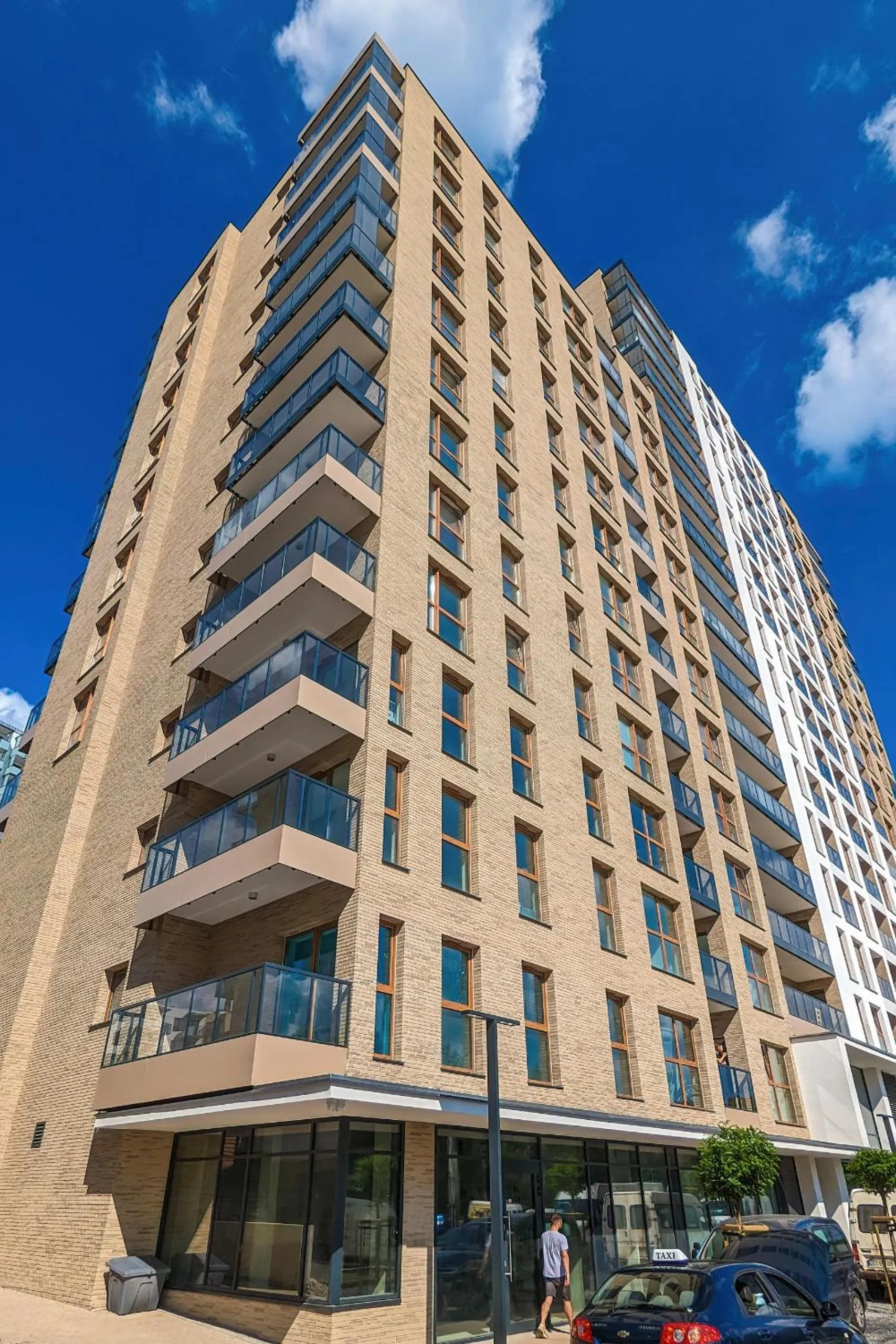 Property building in Nowoczesny Apartament z Parkingiem Nowa Letnica Gdańsk by Renters Prestige