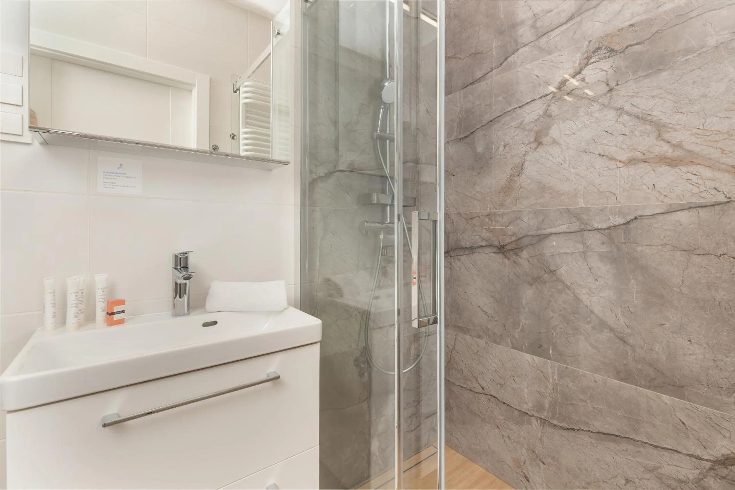 Bathroom in Nowoczesny Apartament z Parkingiem Nowa Letnica Gdańsk by Renters Prestige
