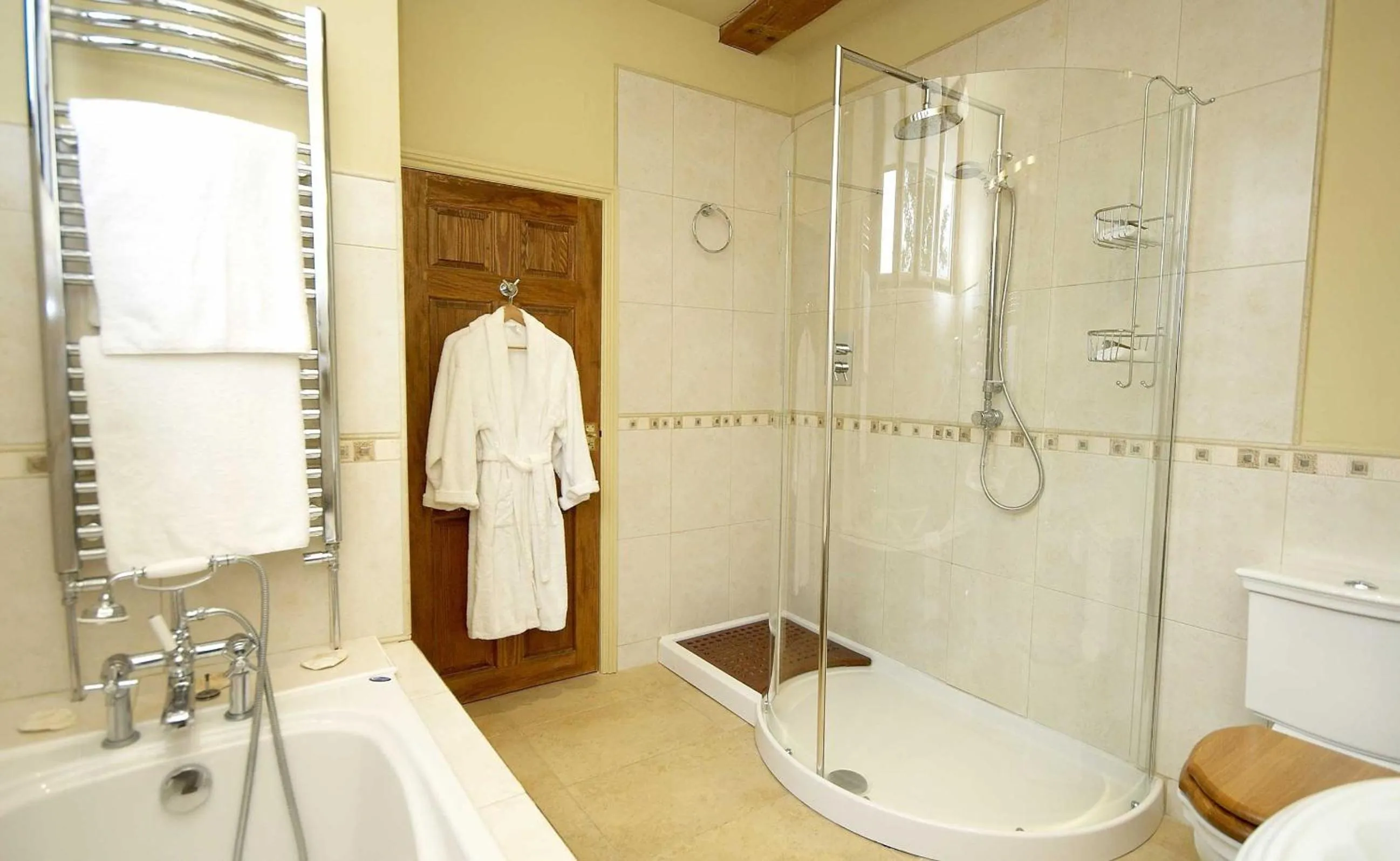 Bathroom in The Farmhouse at Redcoats